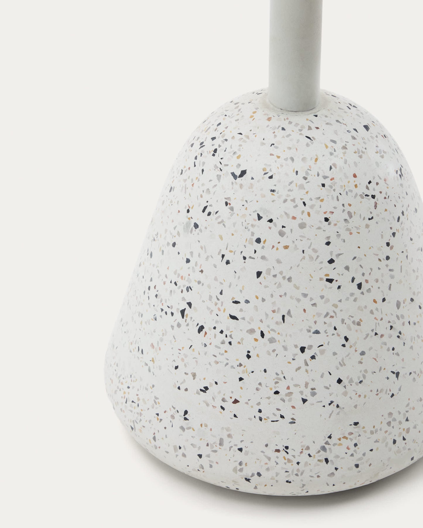 Tavolino Saura in terrazzo bianco con piano in acacia naturale 32 x Ø 55 cm