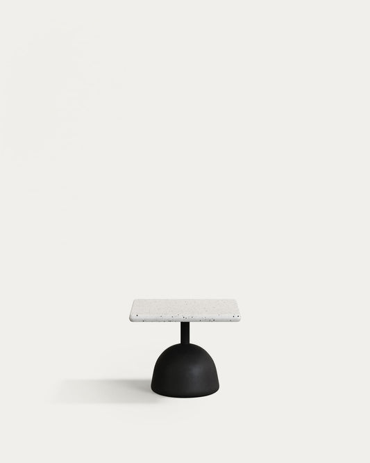 Tavolino Saura con piano in terrazzo bianco e base in cemento nero 44x44x35 cm