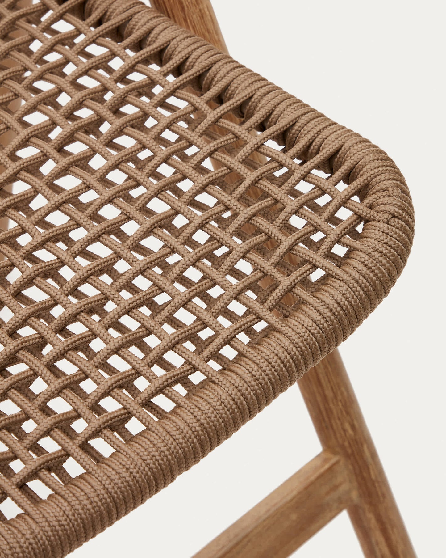 Sedia pieghevole Dandara in legno massiccio di acacia e struttura in acciaio con corda beige