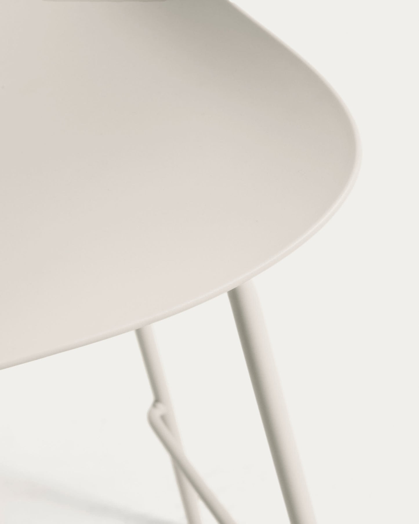Sgabello Altea beige e gambe in acciaio con finitura beige 75 cm