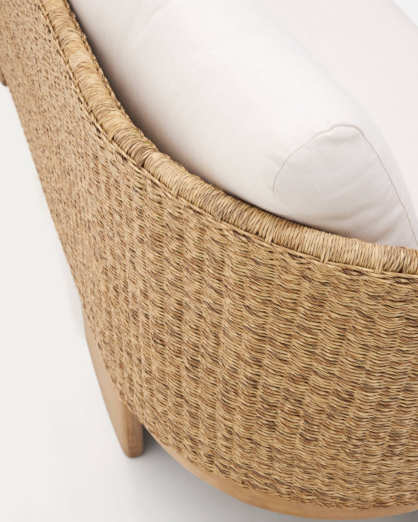 Divano Xoriguer a 3 posti in rattan sintetico e legno massiccio di eucalipto 223 cm