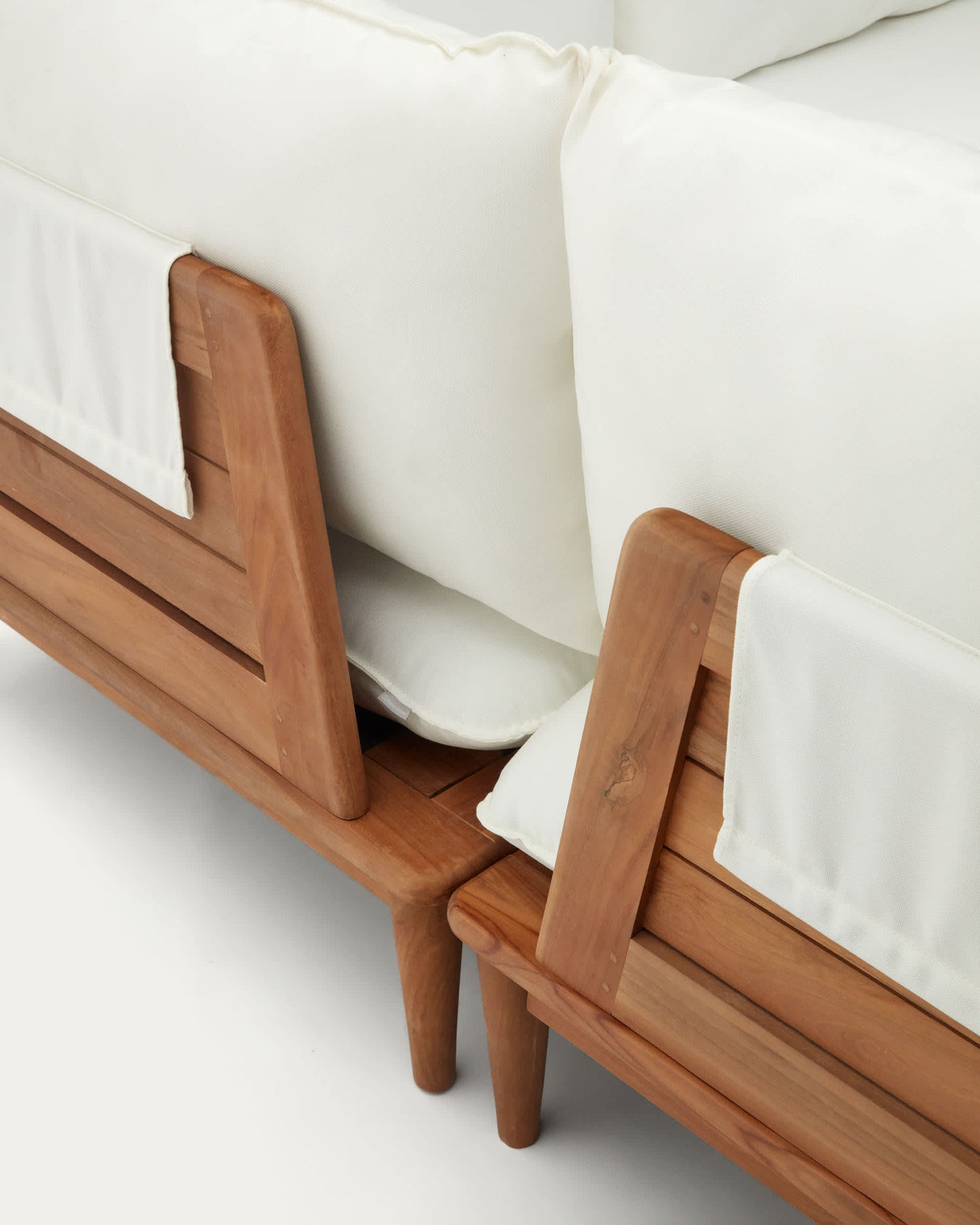 Set modulare Portitxol poltrona angolare, 2 poltrone e tavolino in legno massiccio di teak 180 x 180 cm