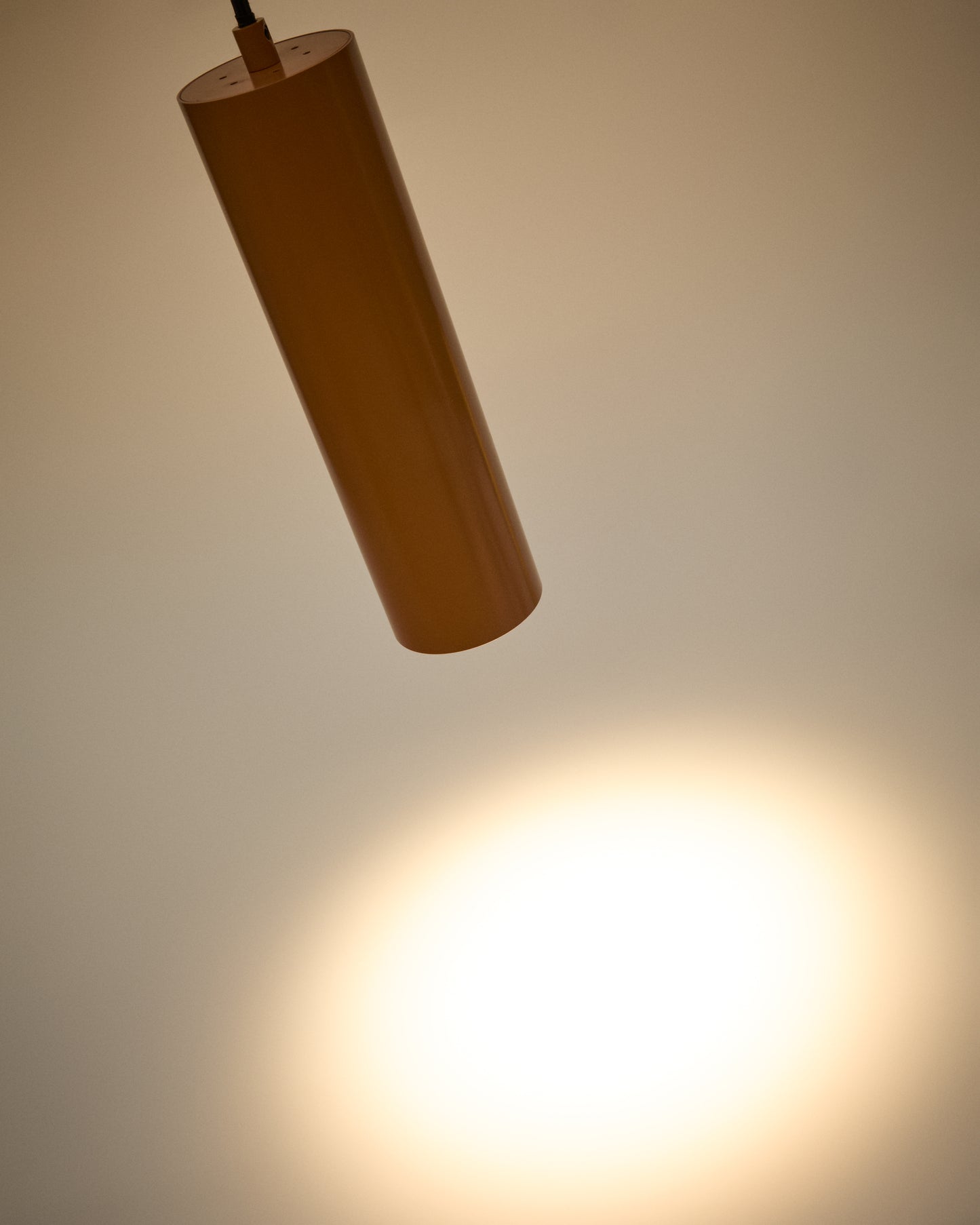 Lampada da soffitto Andia in alluminio con finitura verniciata in terracotta