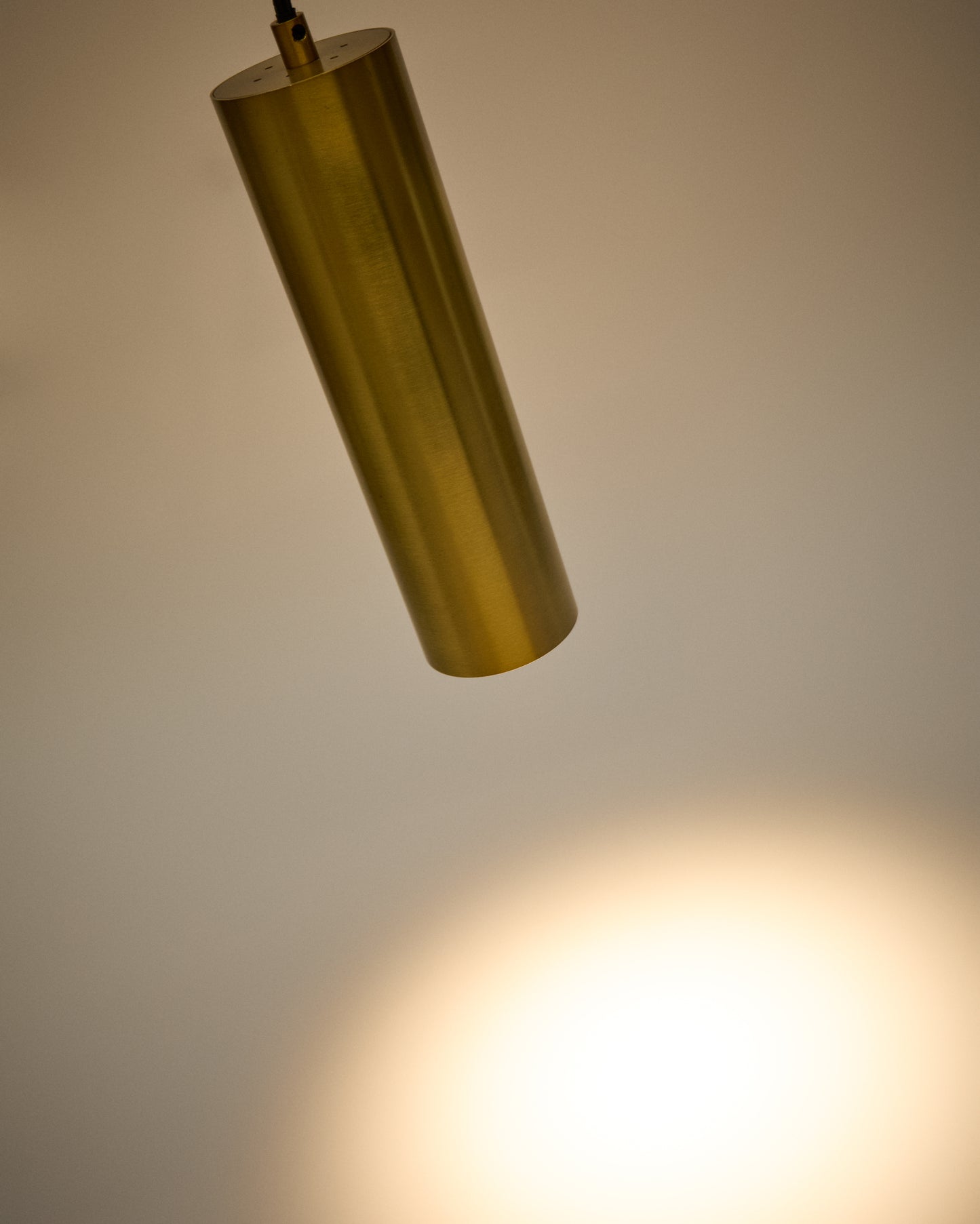 Lampada da soffitto Andia in alluminio con finitura verniciata oro