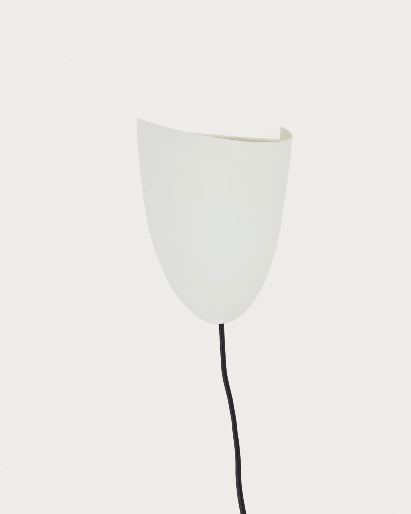 Lampada da parete Nibla in metallo effetto argilla bianca