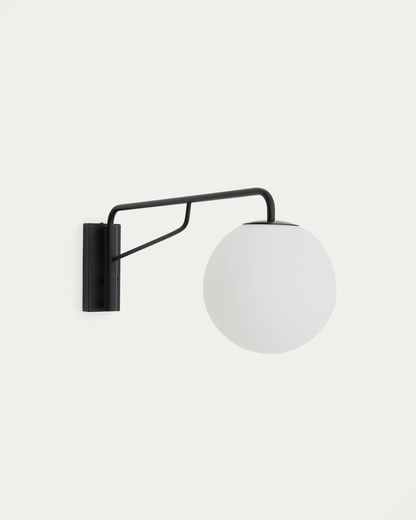 Applique da parete Eilo in acciaio nero e sfera in vetro satinato