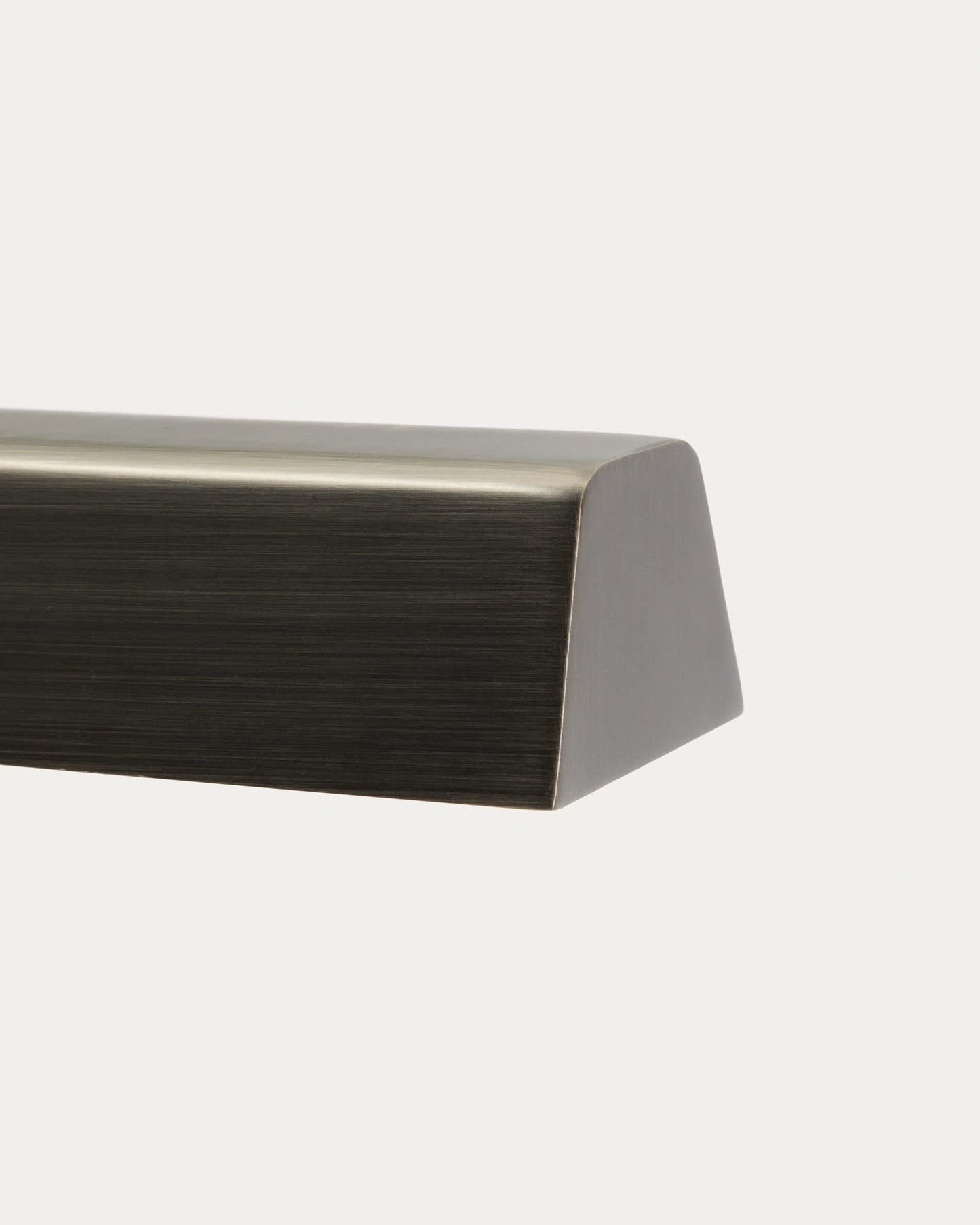 Lampada da tavolo Lynor in metallo spazzolato con base in marmo nero