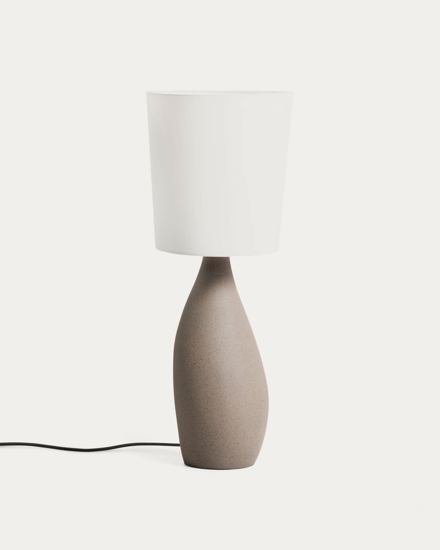 Lampada da tavolo grande Viona con effetto pietra testurizzata e paralume in cotone