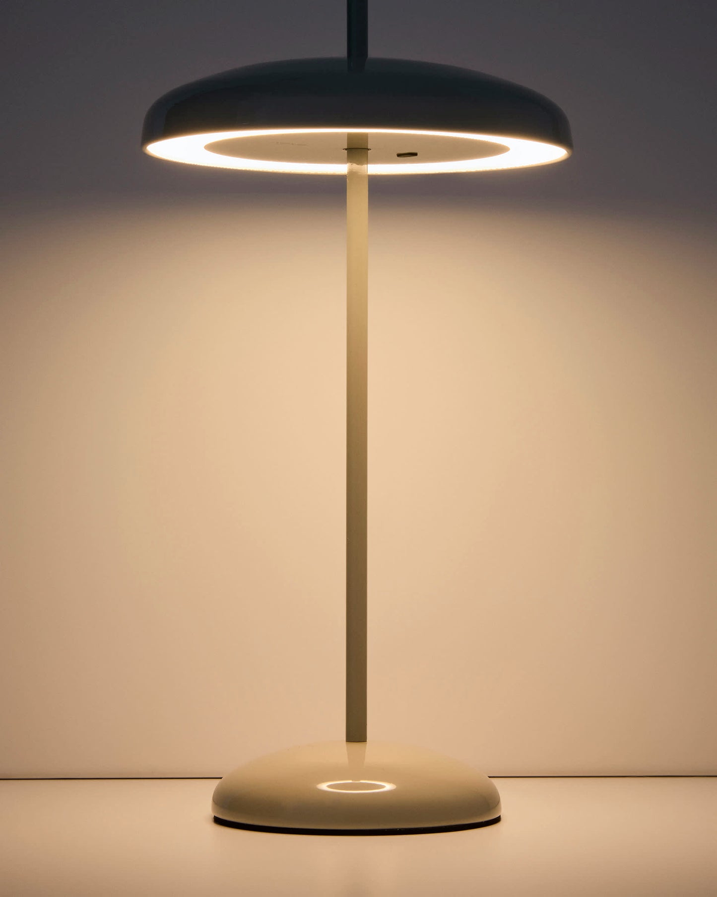 Lampada da tavolo portatile Porte in alluminio grigio chiaro