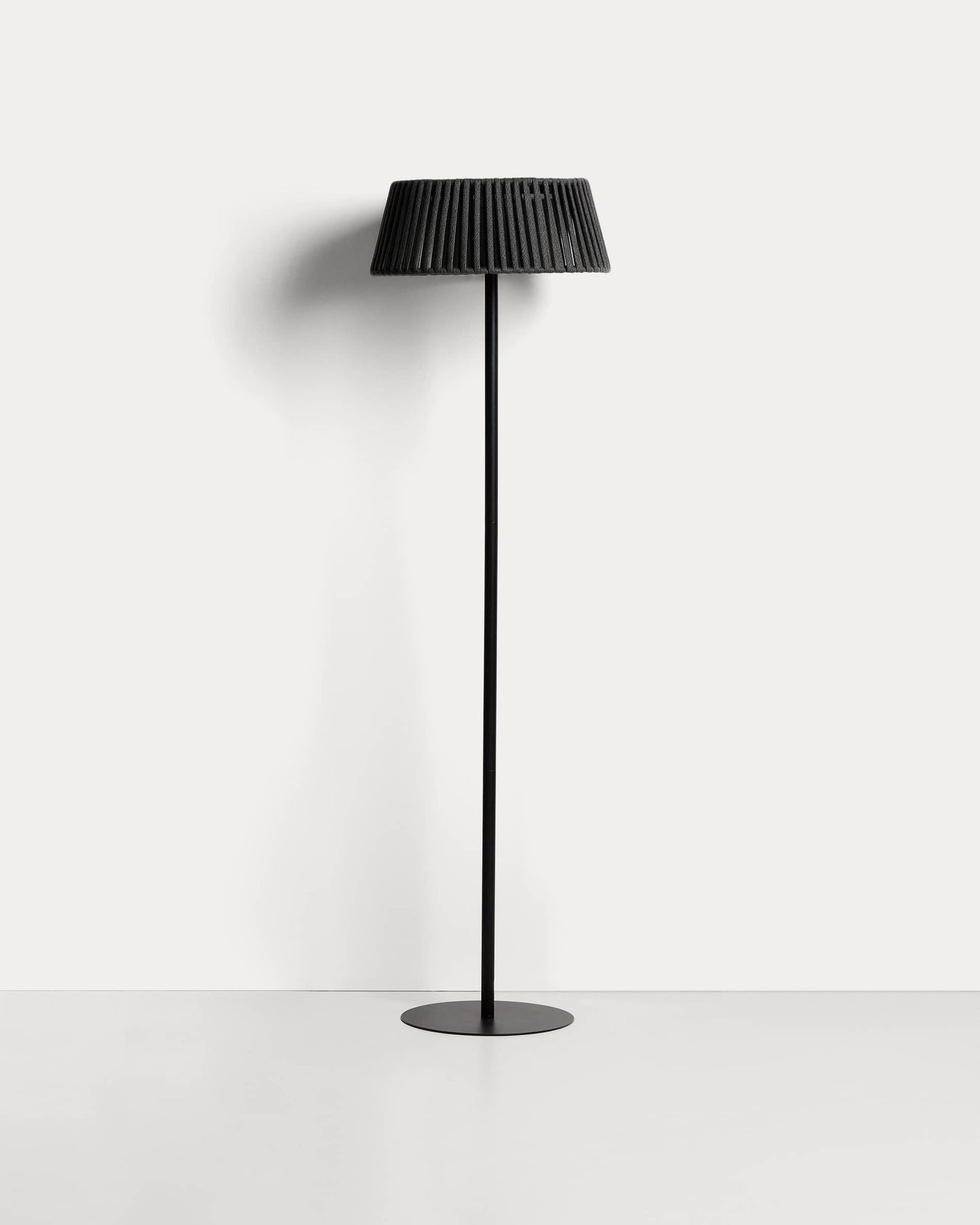 Piantana solare per esterni Aldet in corda piatta con base in metallo nero Ø 46 cm