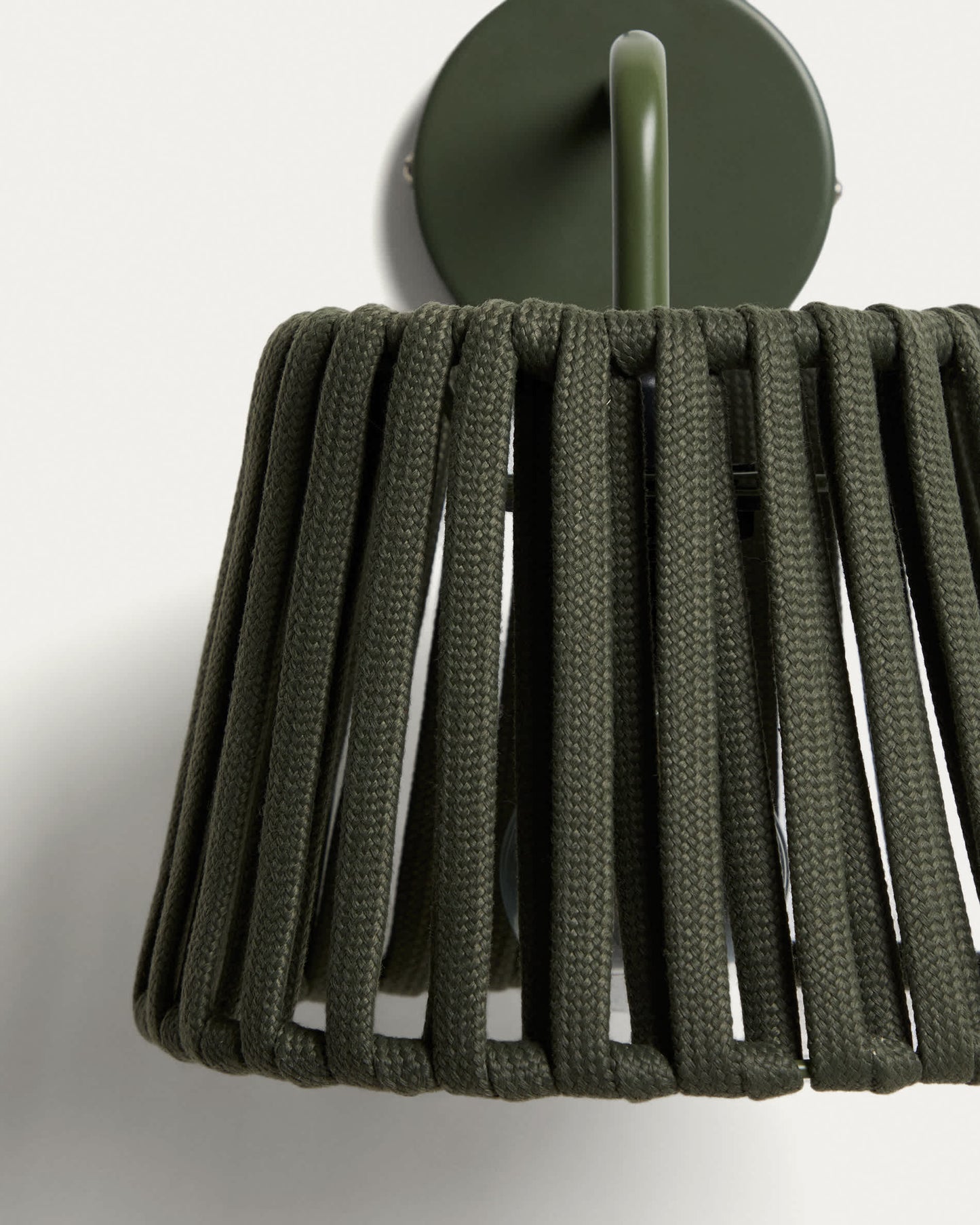 Applique da esterno Aldet in corda piatta e metallo verde