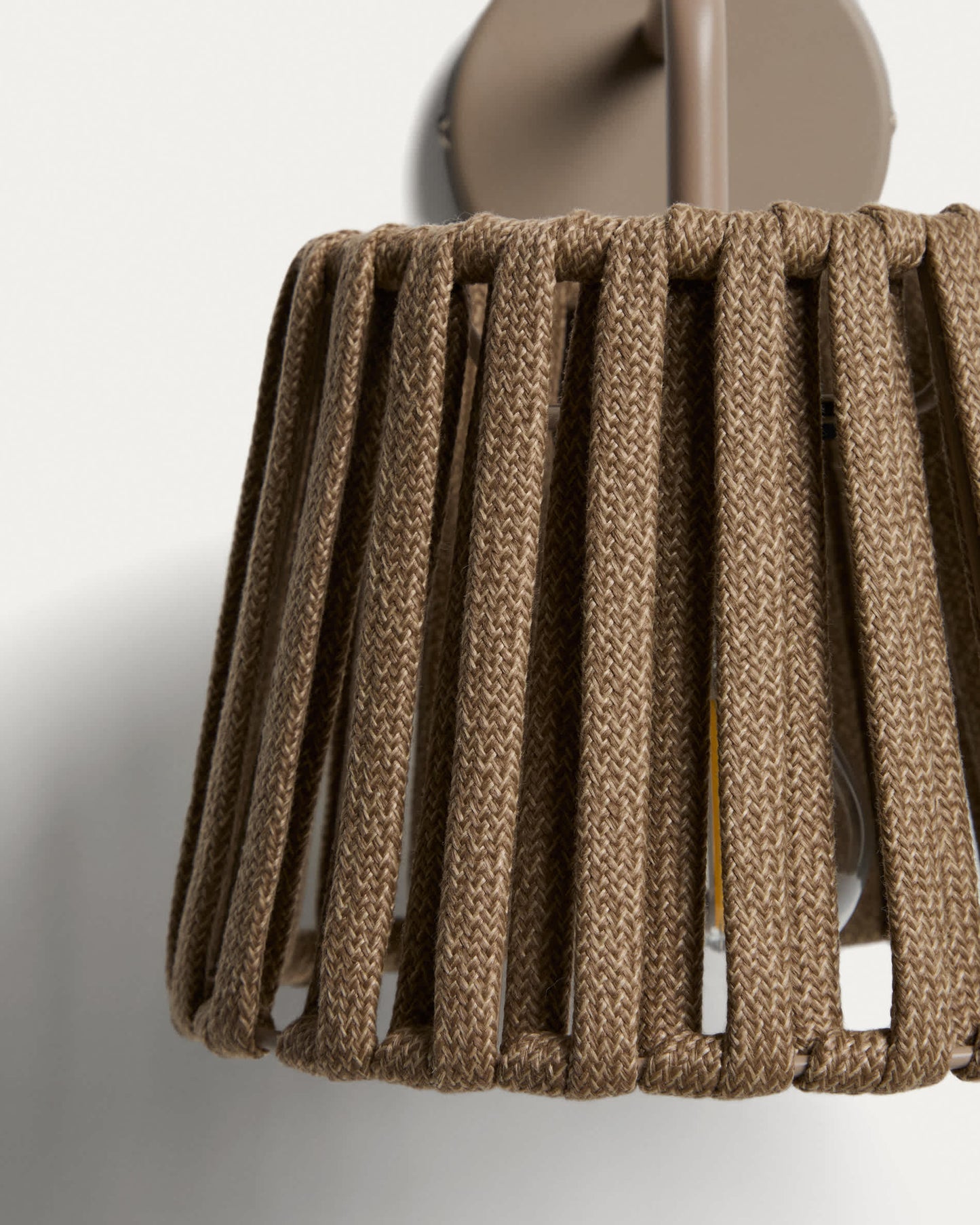 Applique da esterno Aldet in corda piatta e metallo beige