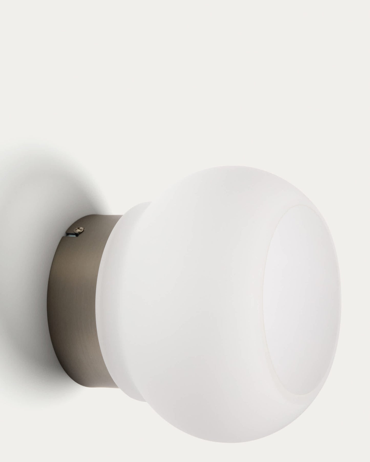Applique da parete LED Leruna in vetro satinato e metallo con finitura galvanizzata Ø 20 cm