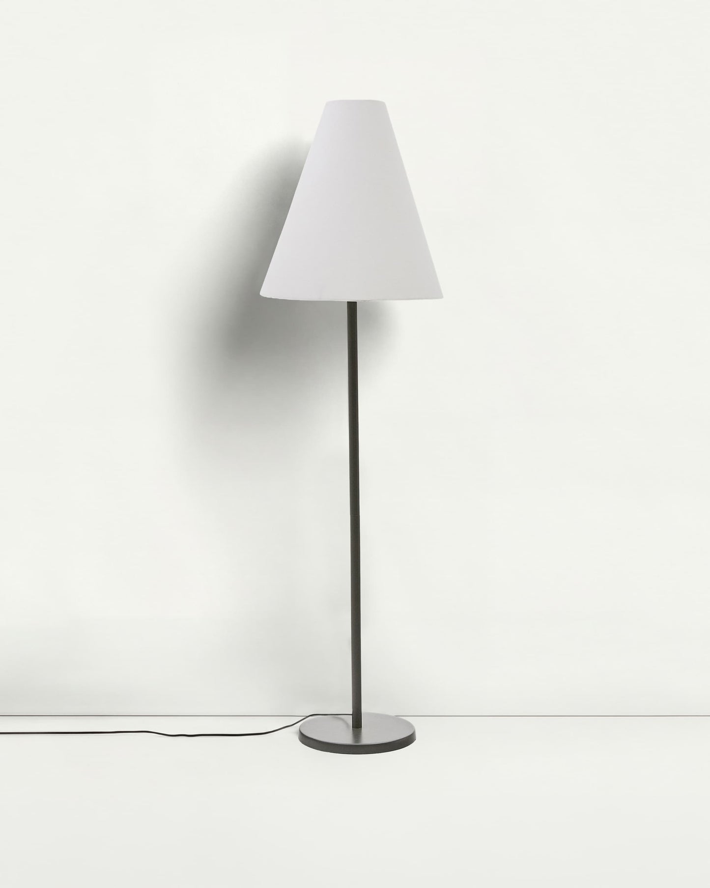 Lampada da terra Navat in metallo verniciato verde