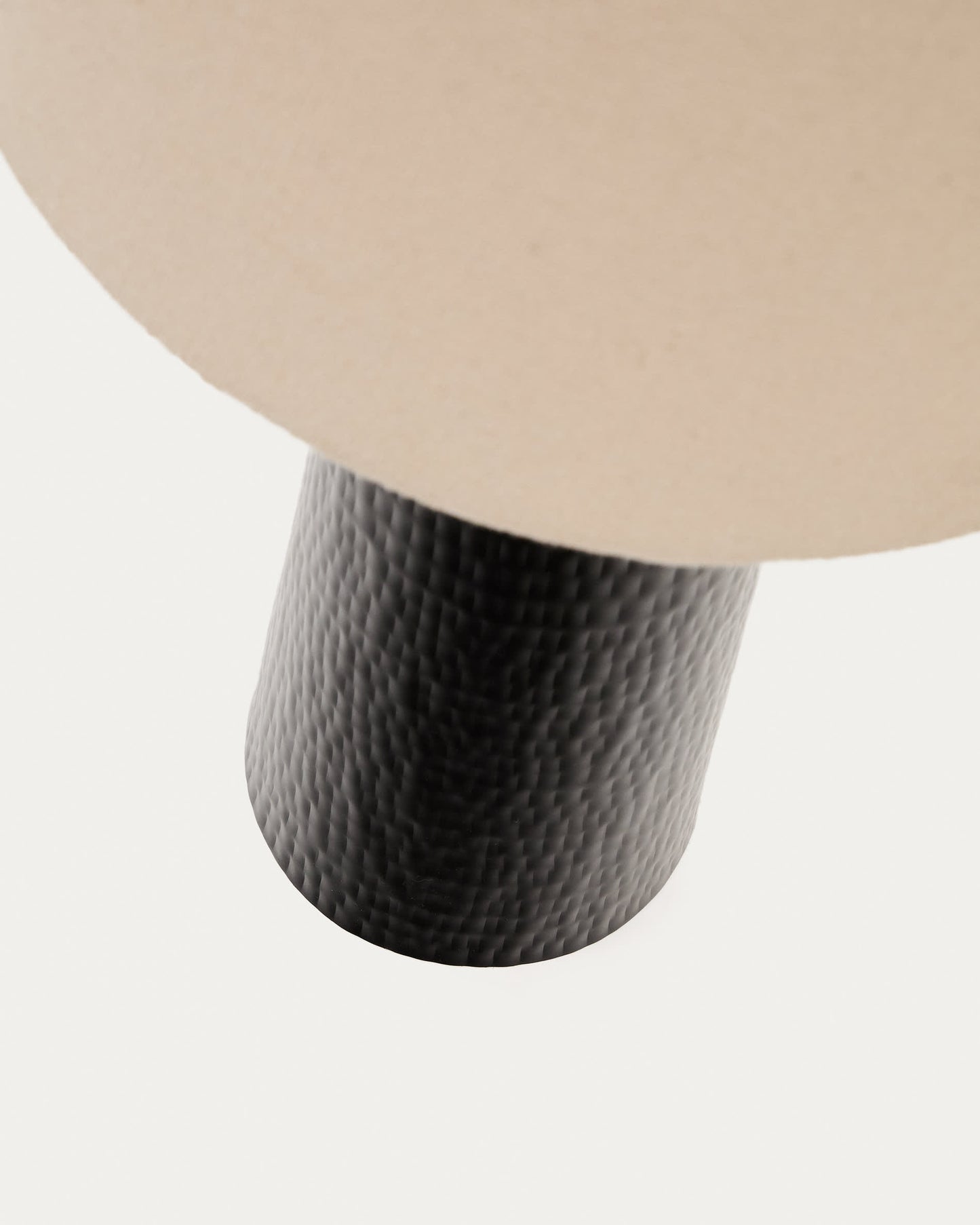 Lampada da terra Senni in metallo verniciato nero