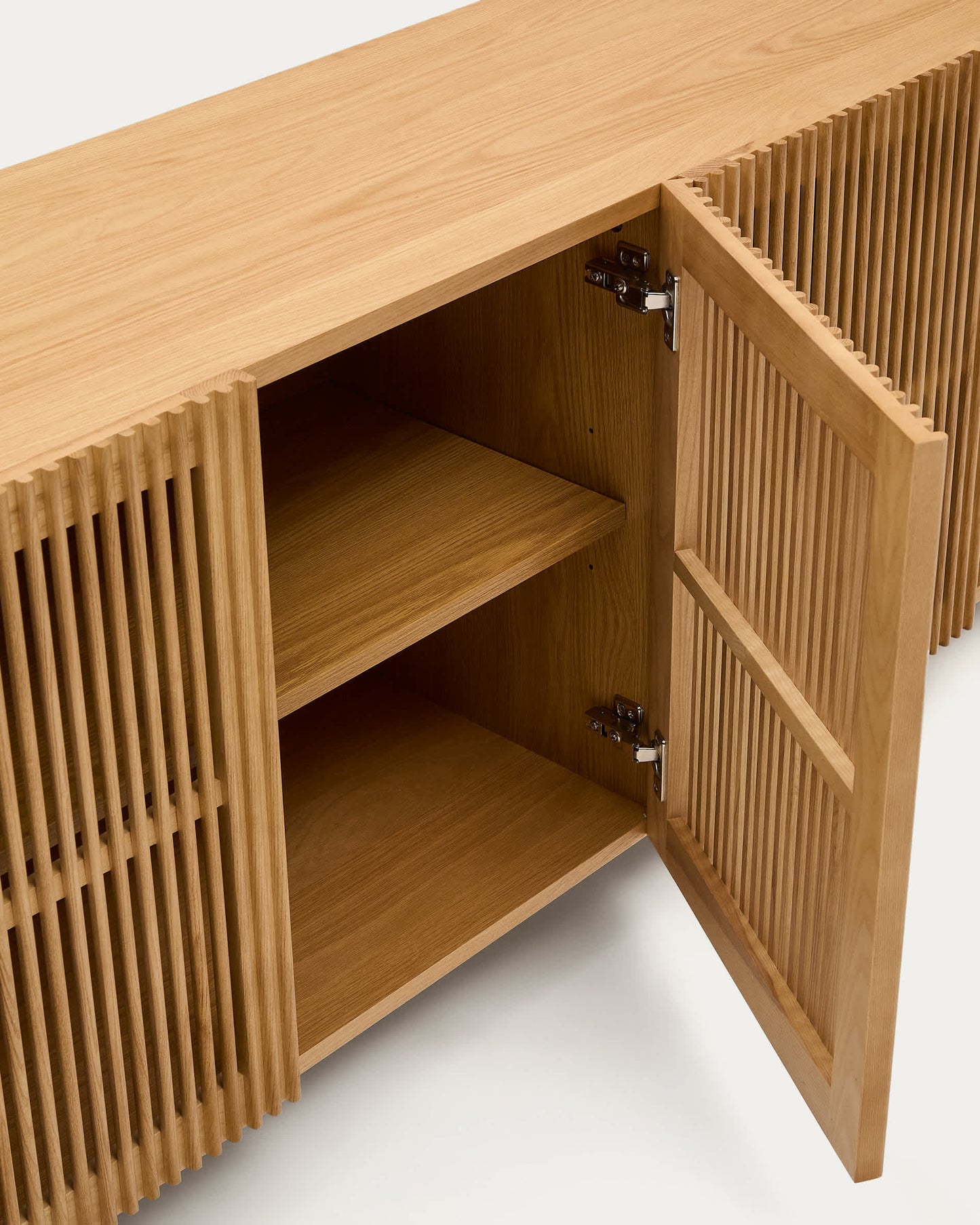 Credenza Beyla 4 ante in legno massello e impiallacciatura rovere 180 x 71,5 cm
