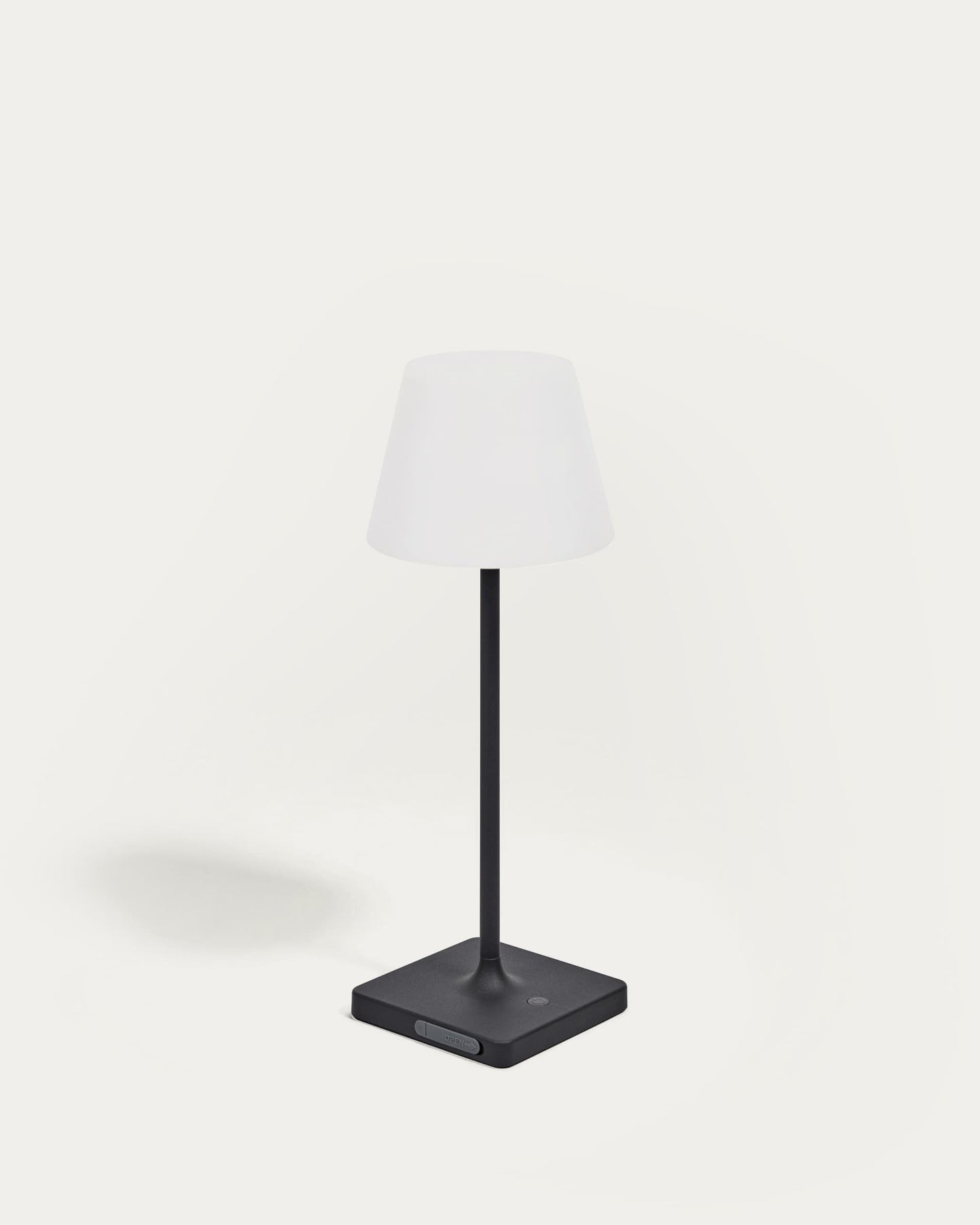 Lampada da tavolo da esterno Aluney con finitura nera