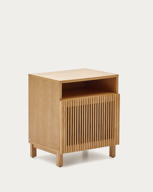 Comodino Beyla in legno massello di frassino e impiallacciatura rovere 53 x 62 cm