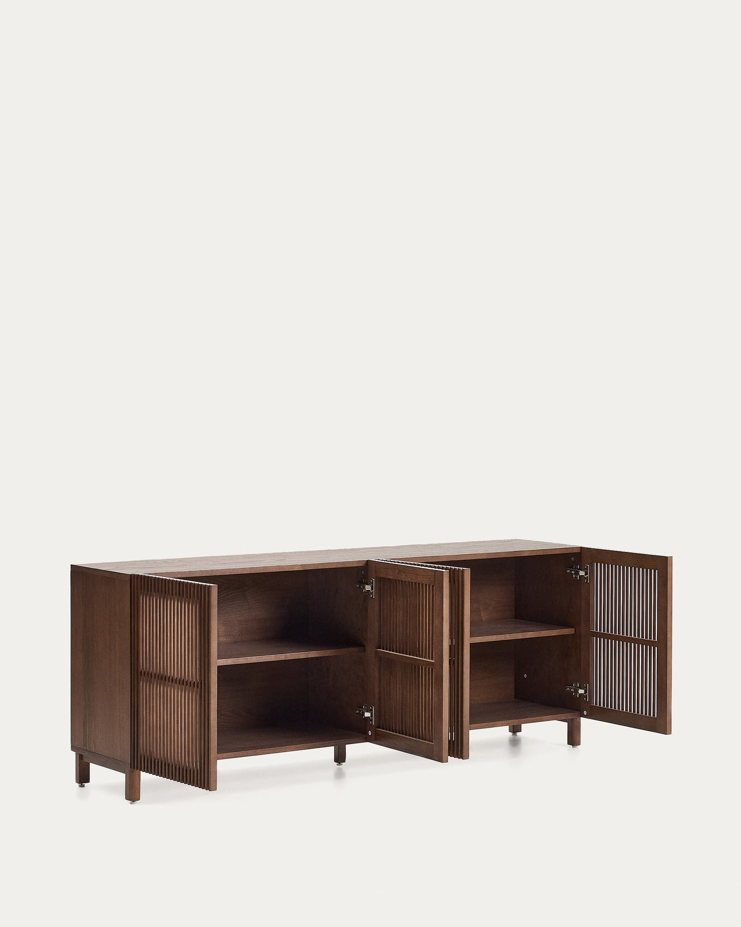 Credenza Beyla a 4 ante in impiallacciato e legno massiccio di frassino con finitura tono noce 180 x 71,5 cm