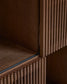 Scaffalatura Beyla in impiallacciato e legno massiccio di frassino con finitura noce 84,5 x 170 cm