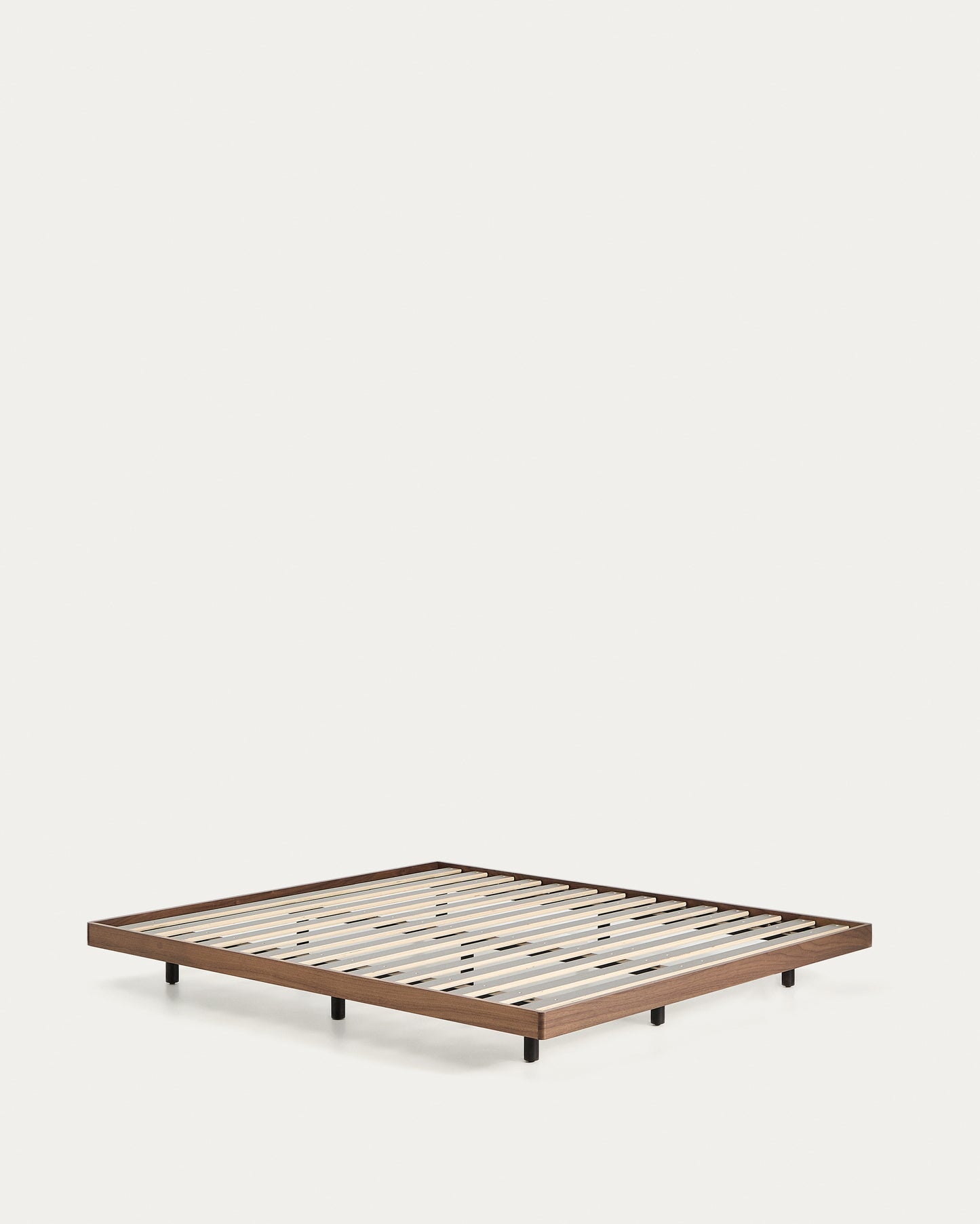 Base Norlen in impiallacciato di noce con finitura scura per materasso da 160 x 200 cm