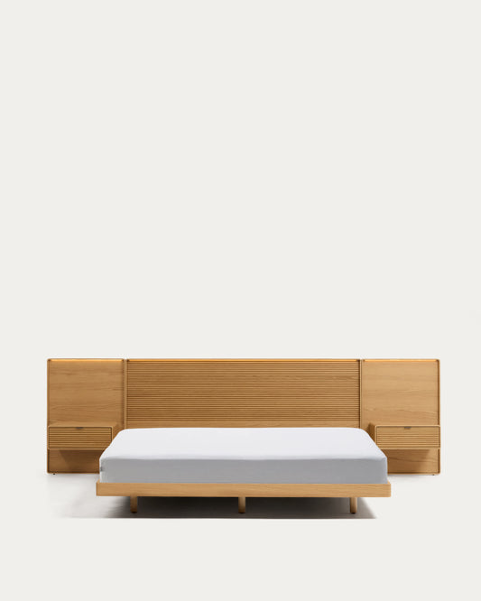 Letto Norlen con 2 comodini in impiallacciato di rovere con finitura naturale e luce LED per materasso 180 x 200 cm FSC Mix Credit