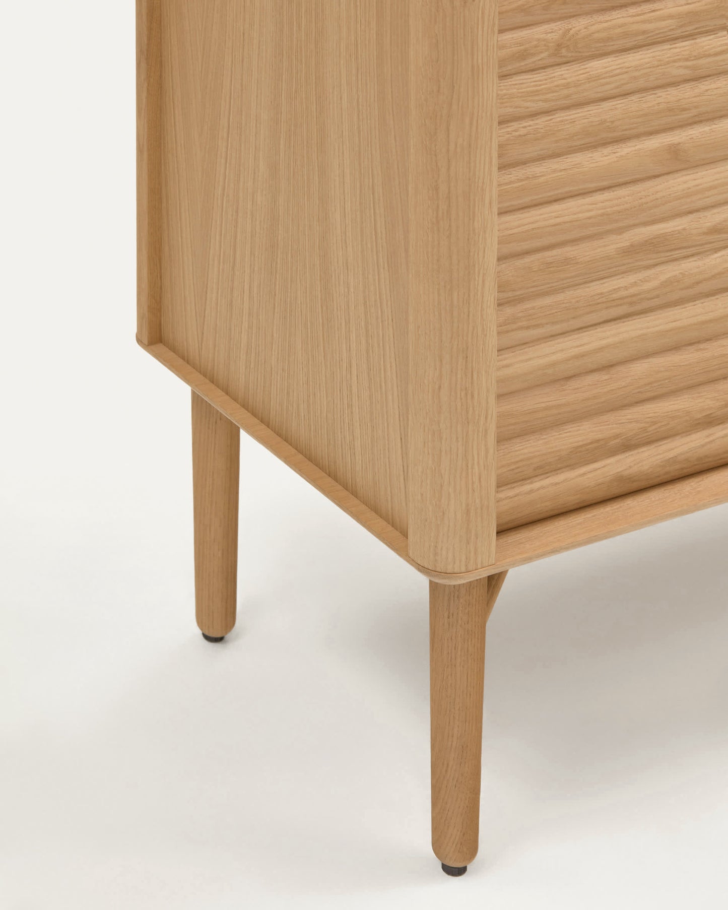 Credenza alta Lenon 4 ante in massello ed impiallacciato rovere 104,5x144cm