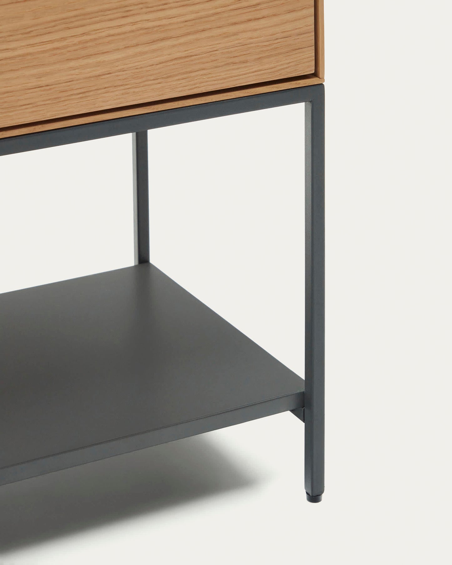 Credenza alta Vedrana 4 ante impiallacciate rovere e gambe in acciaio nero 97,5 x 160 cm