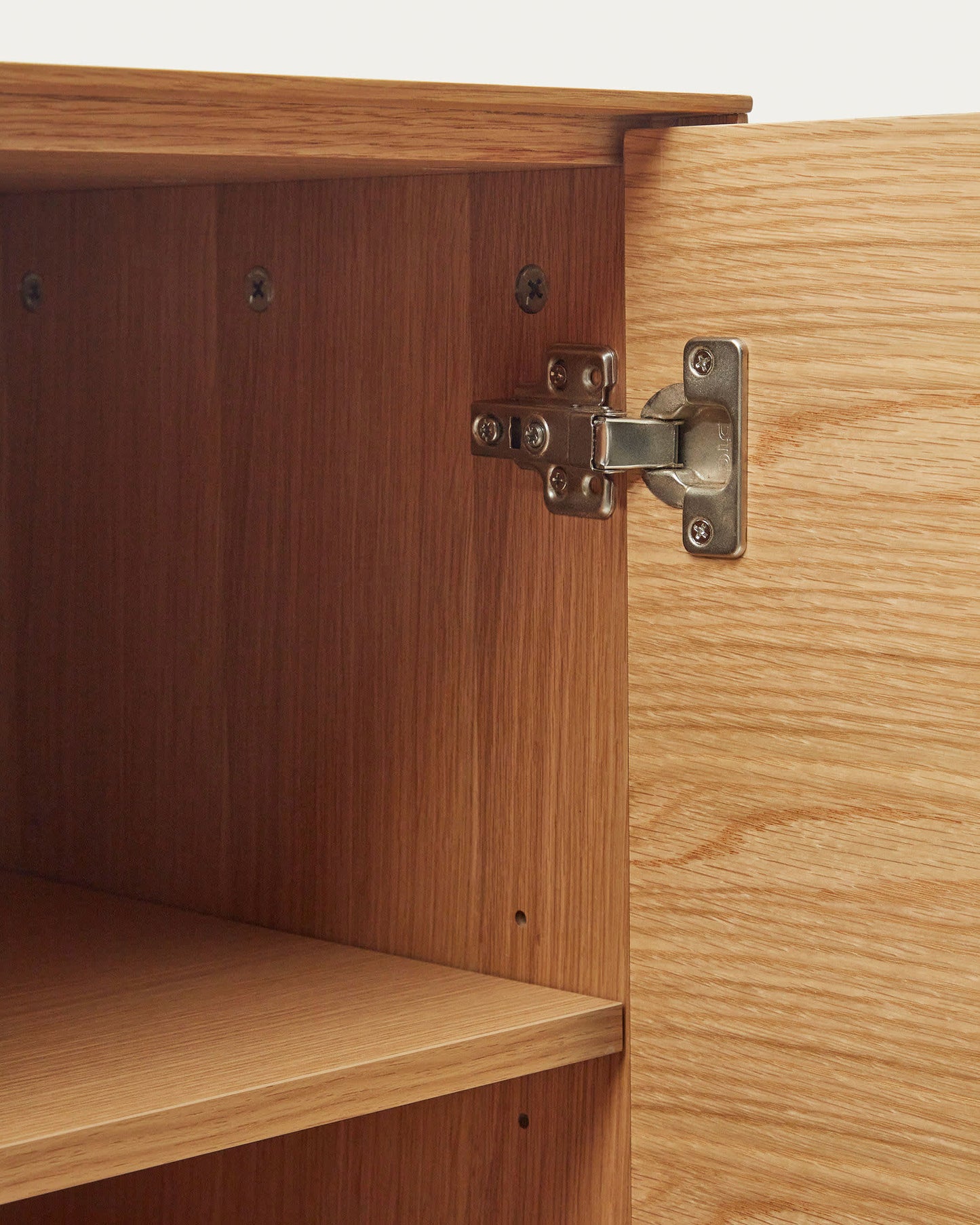 Credenza alta Vedrana 4 ante impiallacciate rovere e gambe in acciaio nero 97,5 x 160 cm