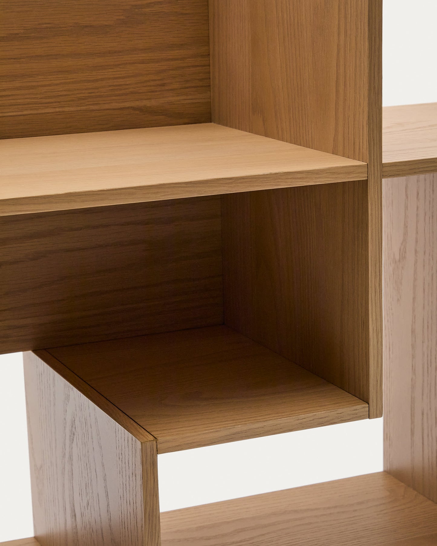 Scaffalatura modulare Ina in impiallacciatura di rovere con finitura in tono naturale 80x80 cm