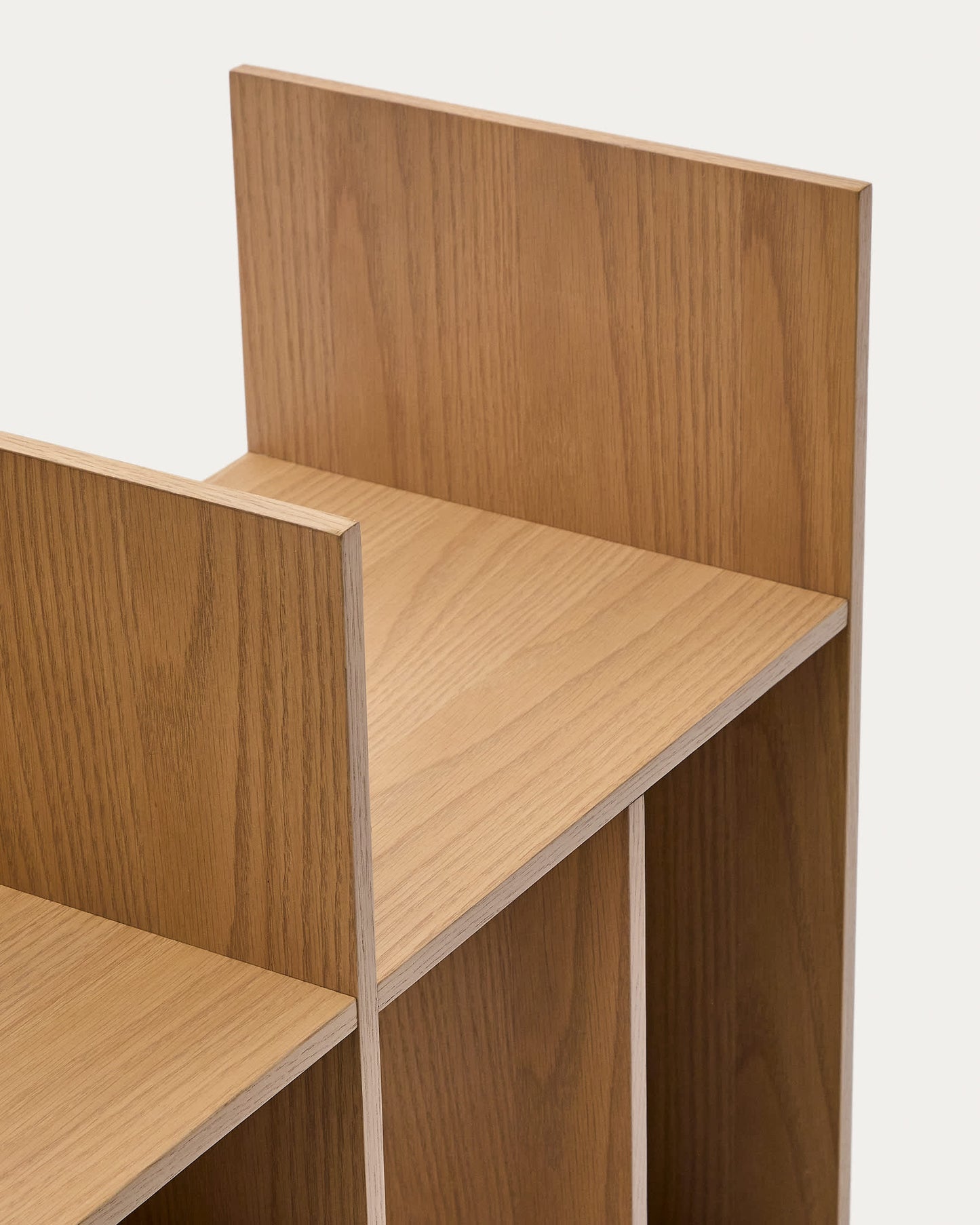 Scaffalatura modulare Ina in impiallacciatura di rovere con finitura in tono naturale 80x80 cm