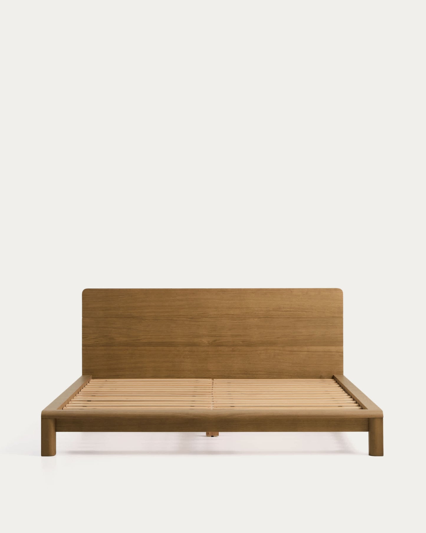 Letto Arelida in impiallacciato e legno massiccio di rovere con finitura marrone chiaro per materasso 180 x 200 cm FSC Mix Credit