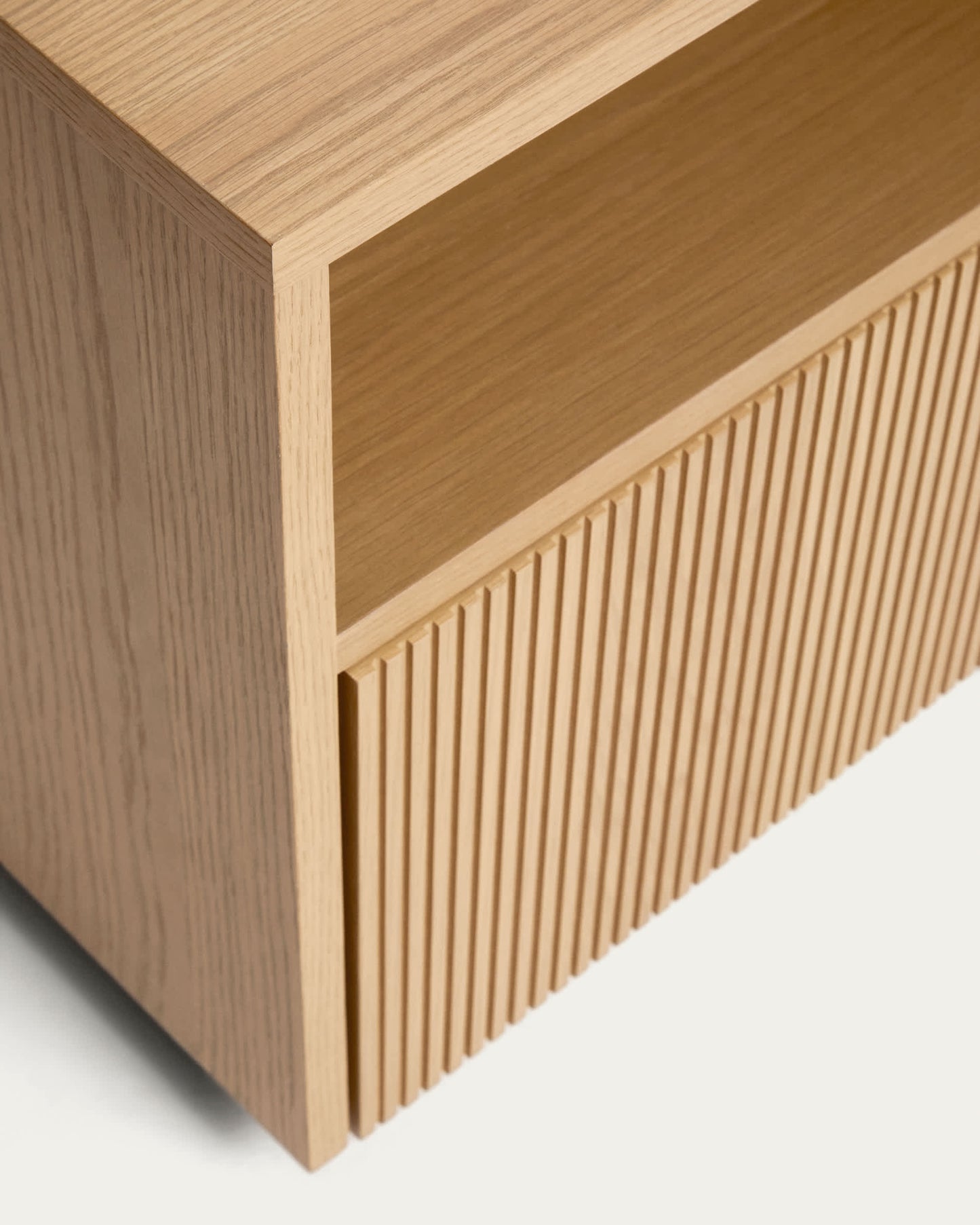 Comodino Helvine 1 cassetto in impiallacciato di rovere 45 x 52 cm FSC 100%