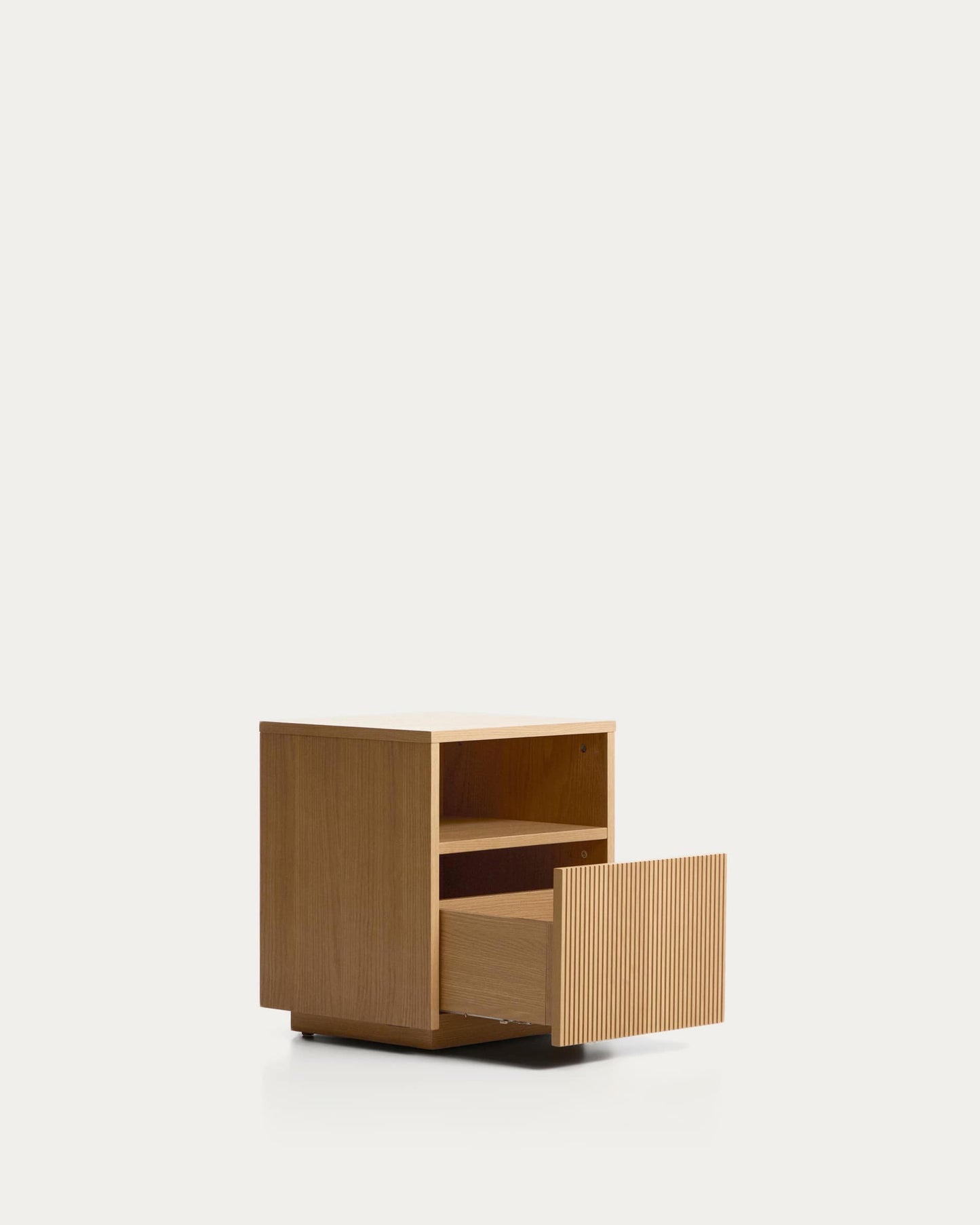 Comodino Helvine 1 cassetto in impiallacciato di rovere 45 x 52 cm FSC 100%