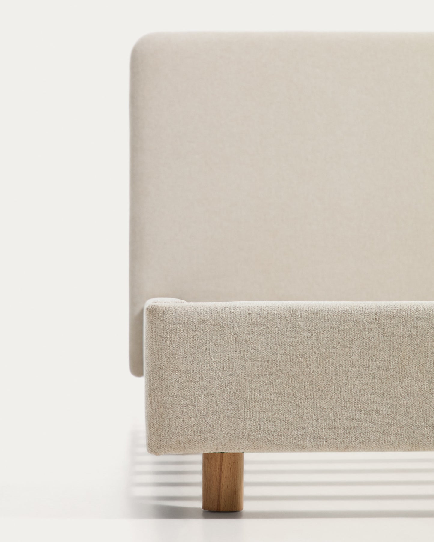 Letto Selven in ciniglia beige