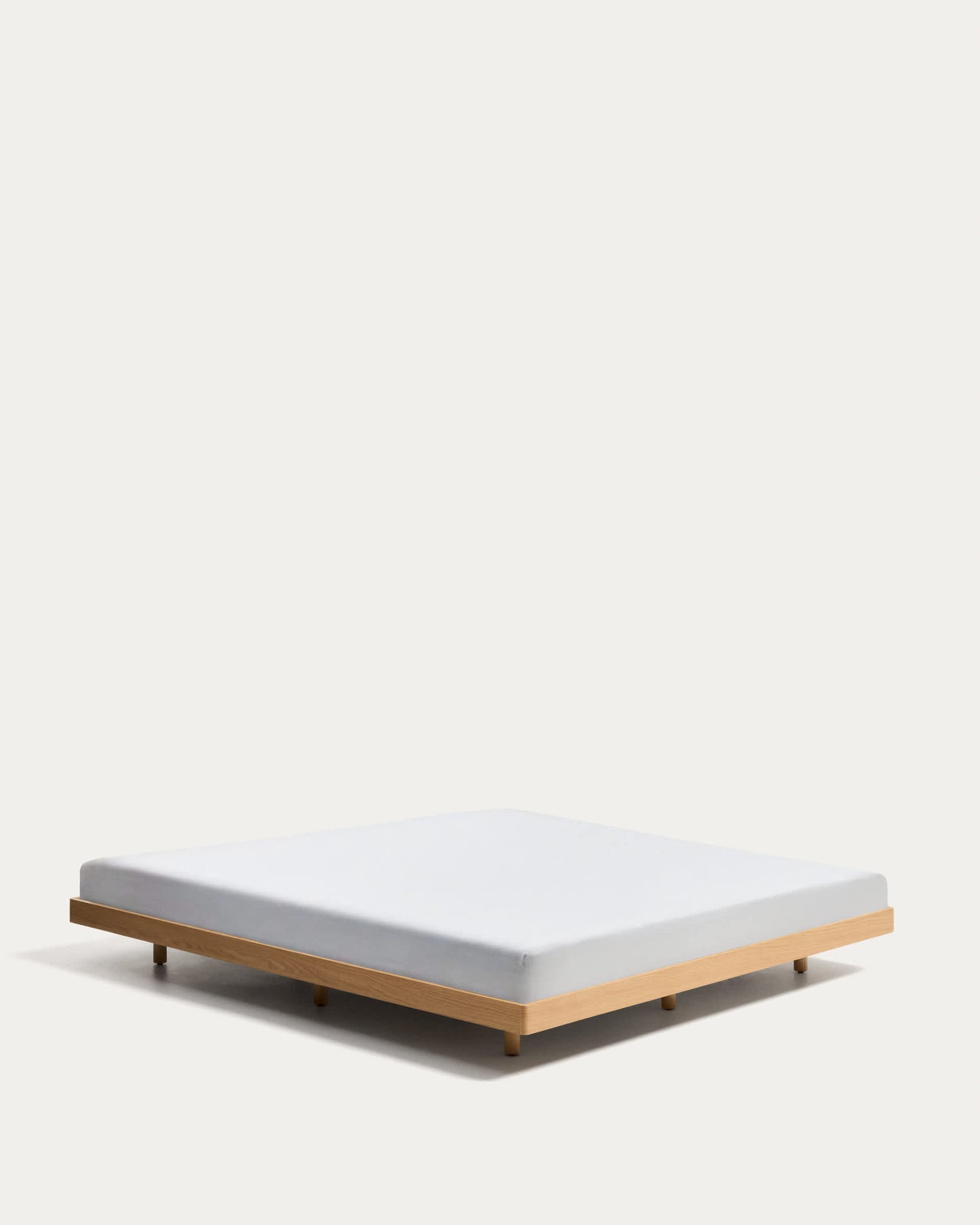 Base Norlen in impiallacciato di rovere con finitura naturale per materasso da 180 x 200 cm FSC Mix Credit