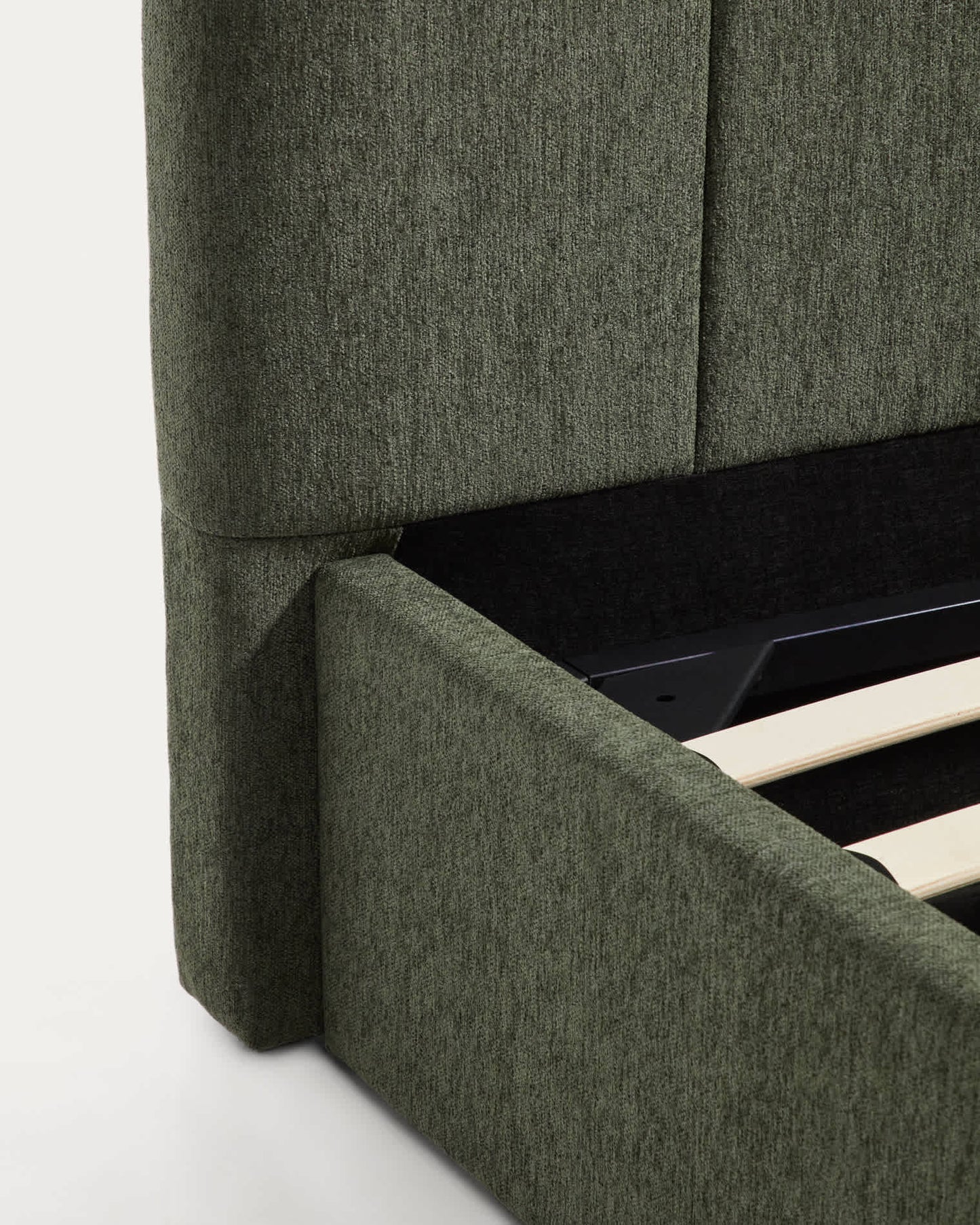 Letto contenitore sollevabile Darnela in ciniglia verde muschio per materasso da 150 x 200 cm