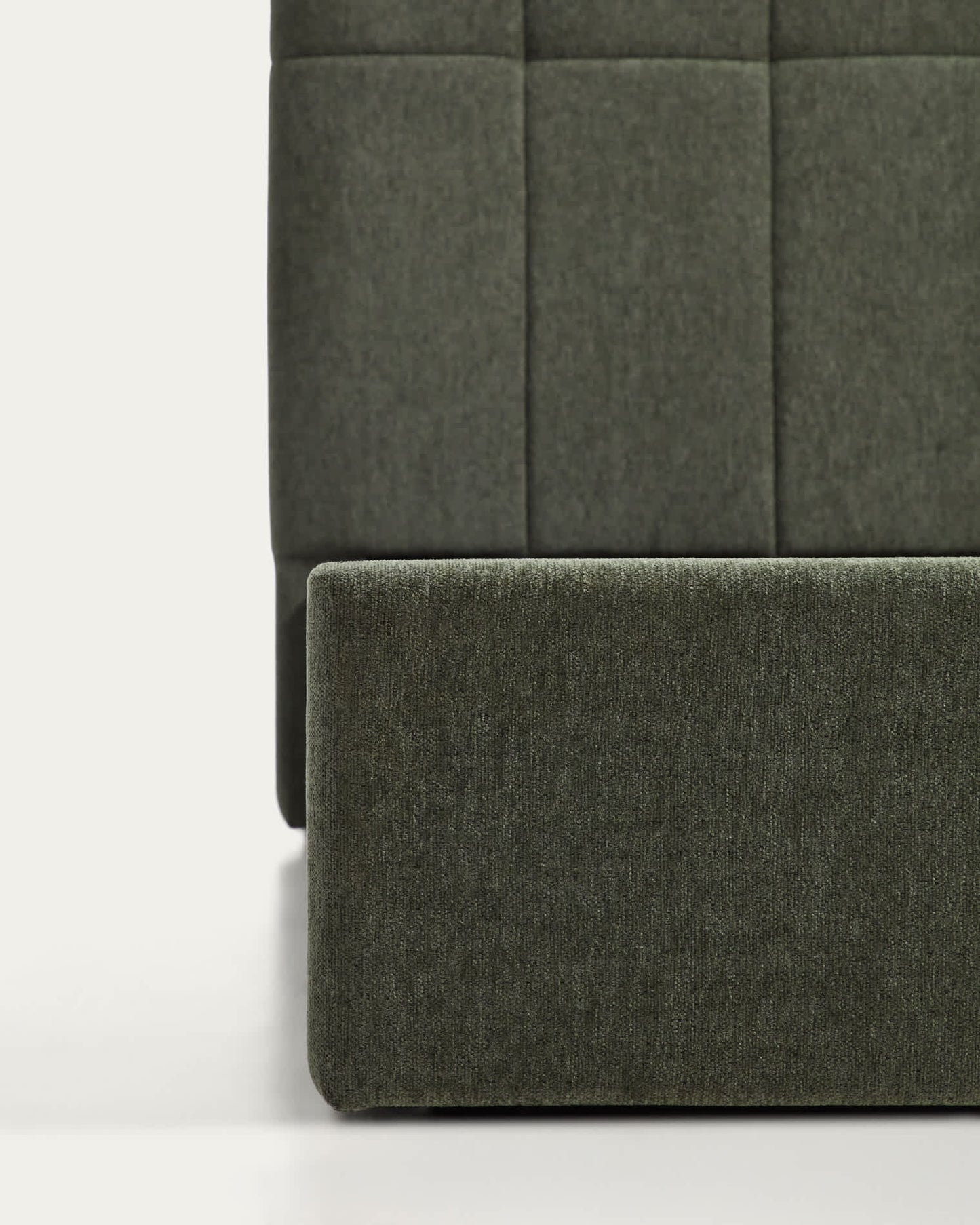 Letto contenitore sollevabile Darnela in ciniglia verde muschio per materasso da 180 x 200 cm