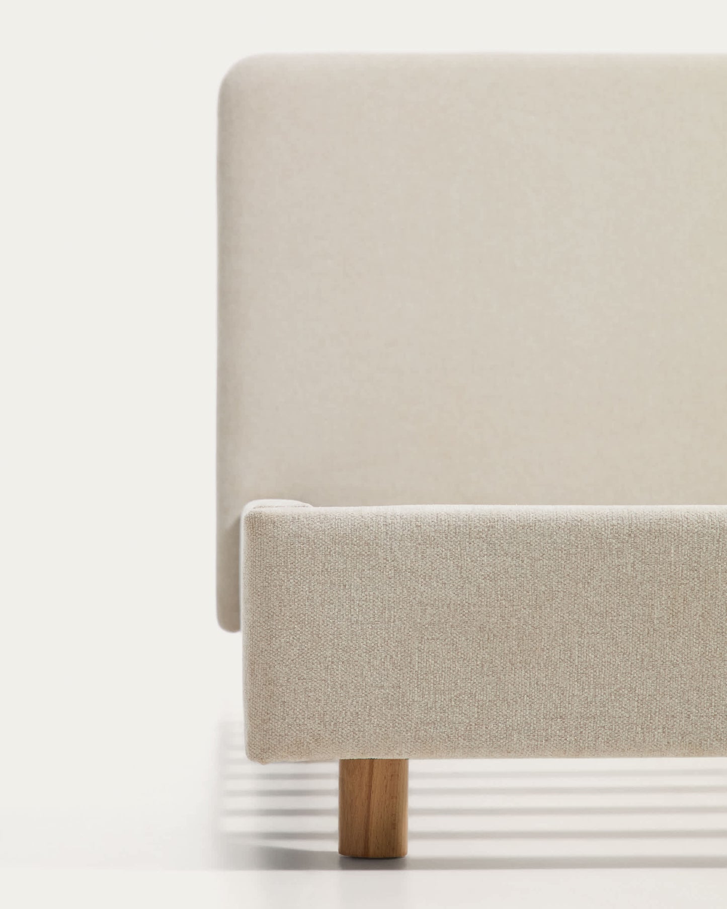 Letto Selven in ciniglia beige per materasso da 150 x 200 cm