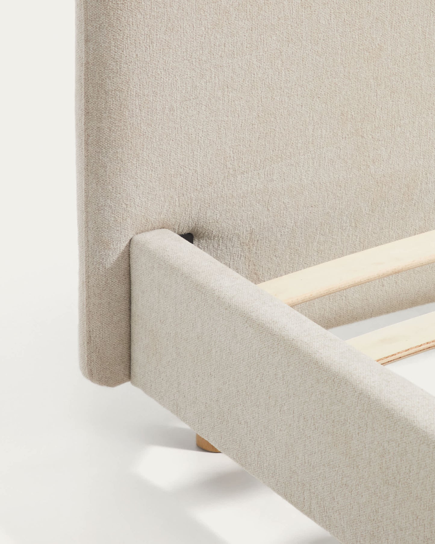 Letto Selven in ciniglia beige per materasso da 150 x 200 cm