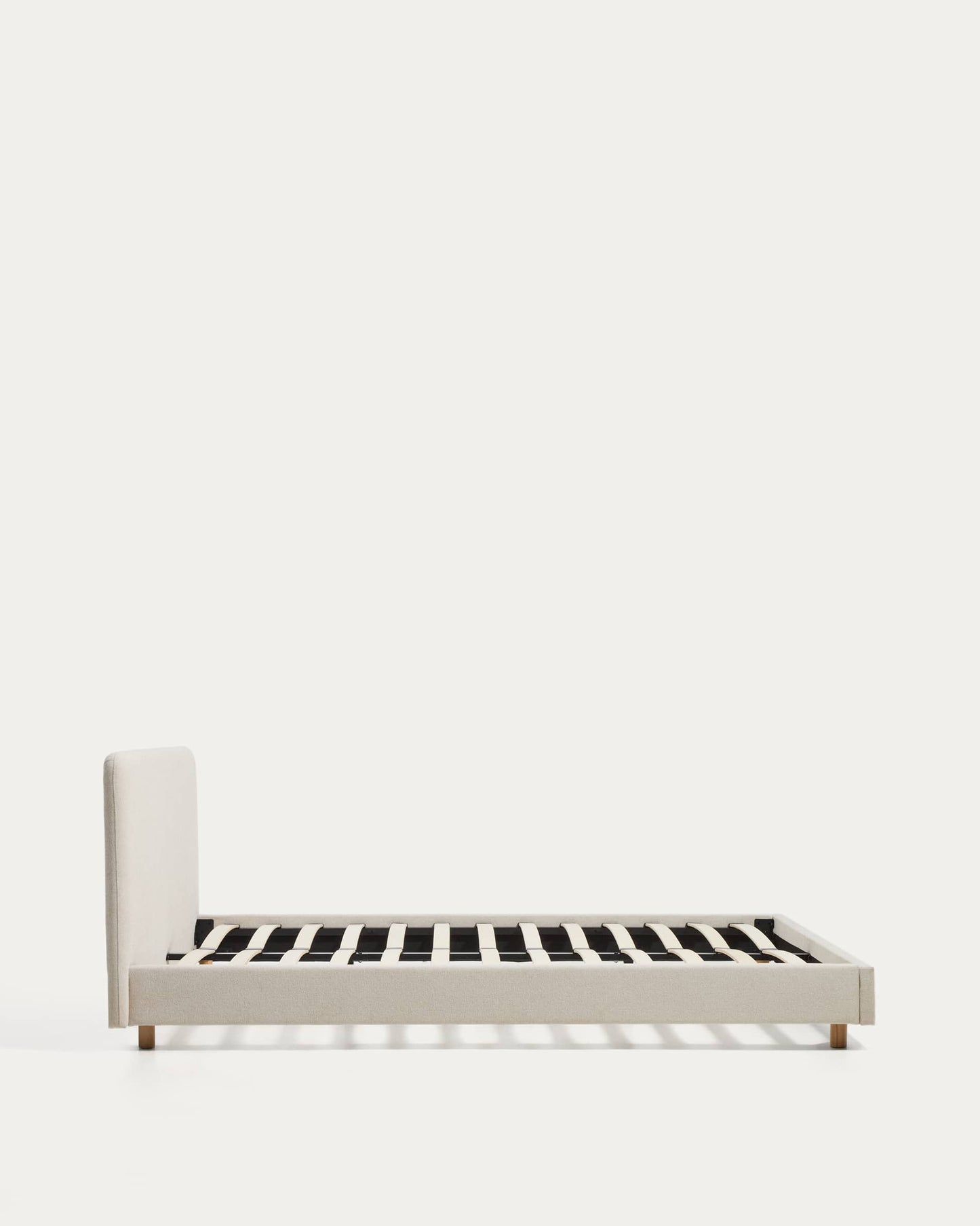 Letto Selven in ciniglia beige per materasso da 150 x 200 cm