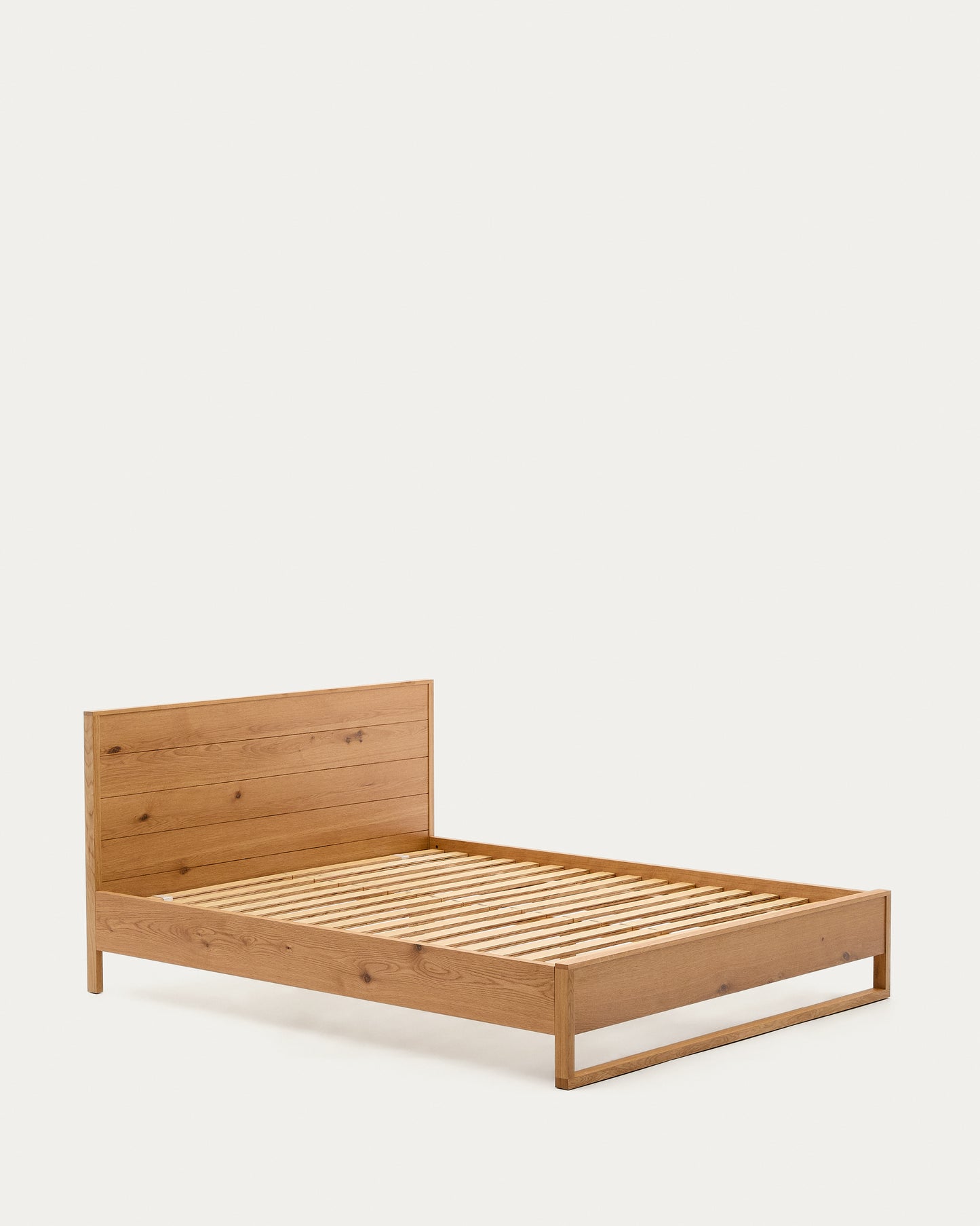 Letto Alguema con impiallacciatura in rovere e finitura naturale per materasso 160 x 200 cm