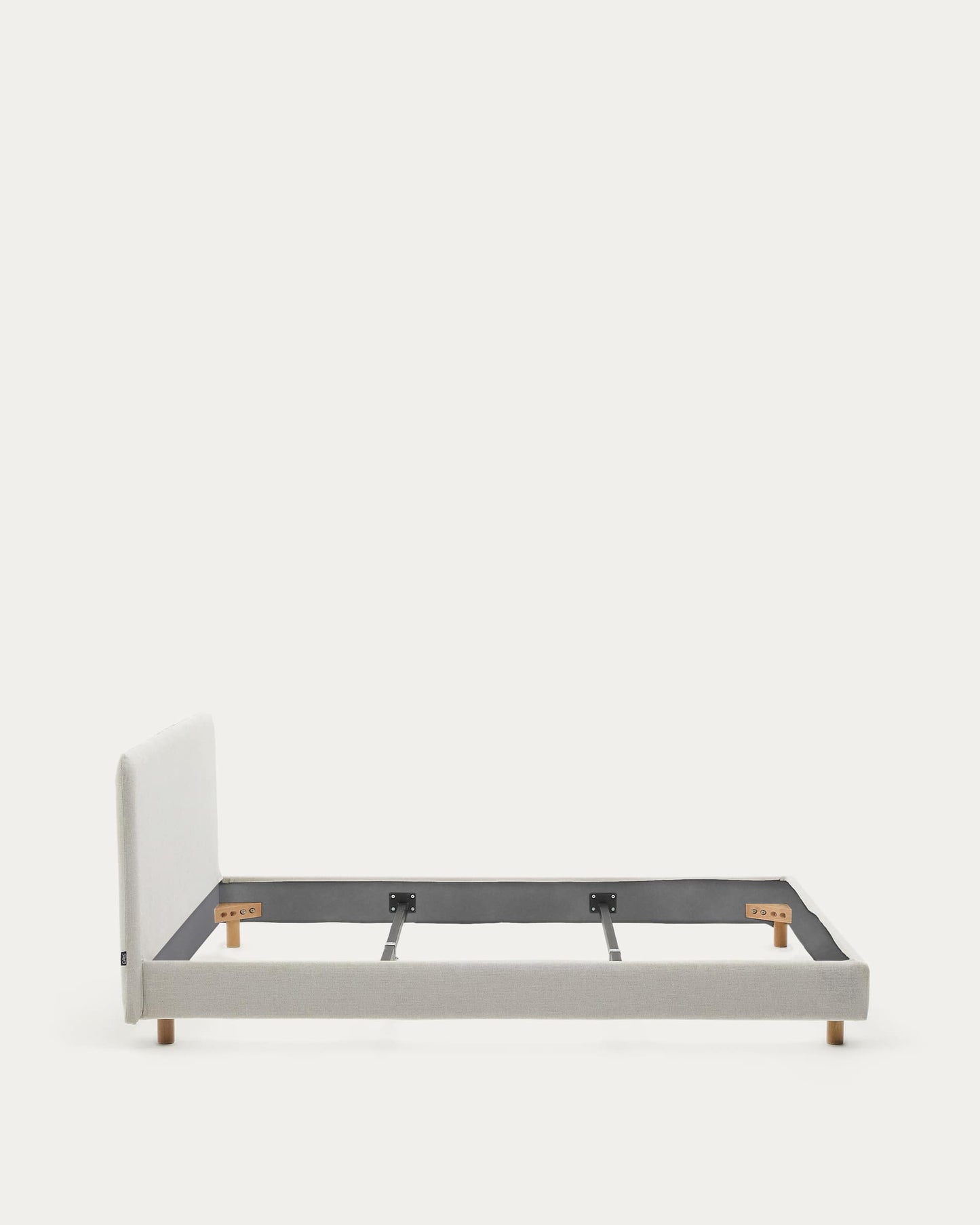 Letto sfoderabile Valma in ciniglia perla con piedi in legno massello di faggio per materasso 180 x 200 cm