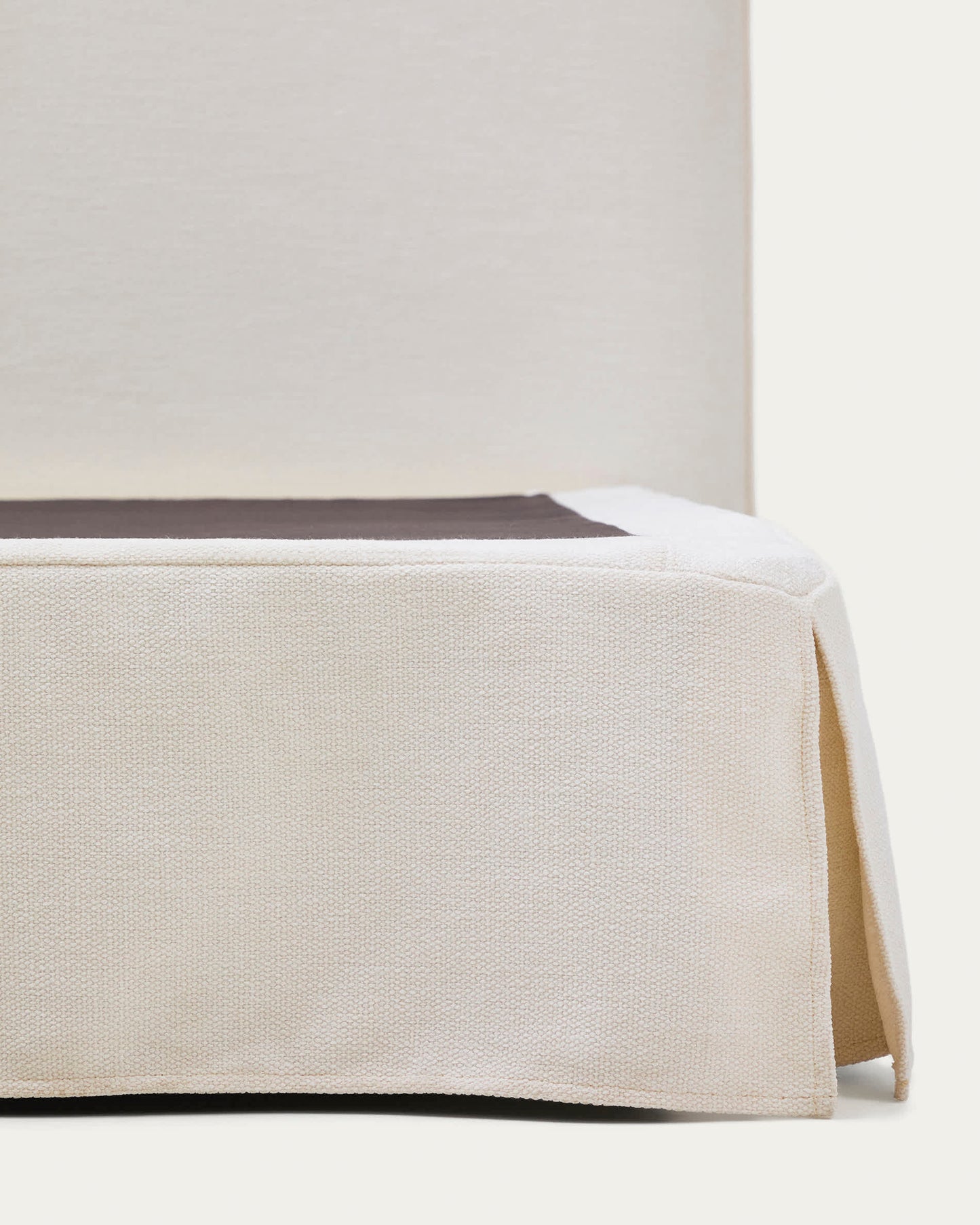 Letto sfoderabile Jaira in ciniglia bianca per materasso da 150x190cm FSC Mix Credit