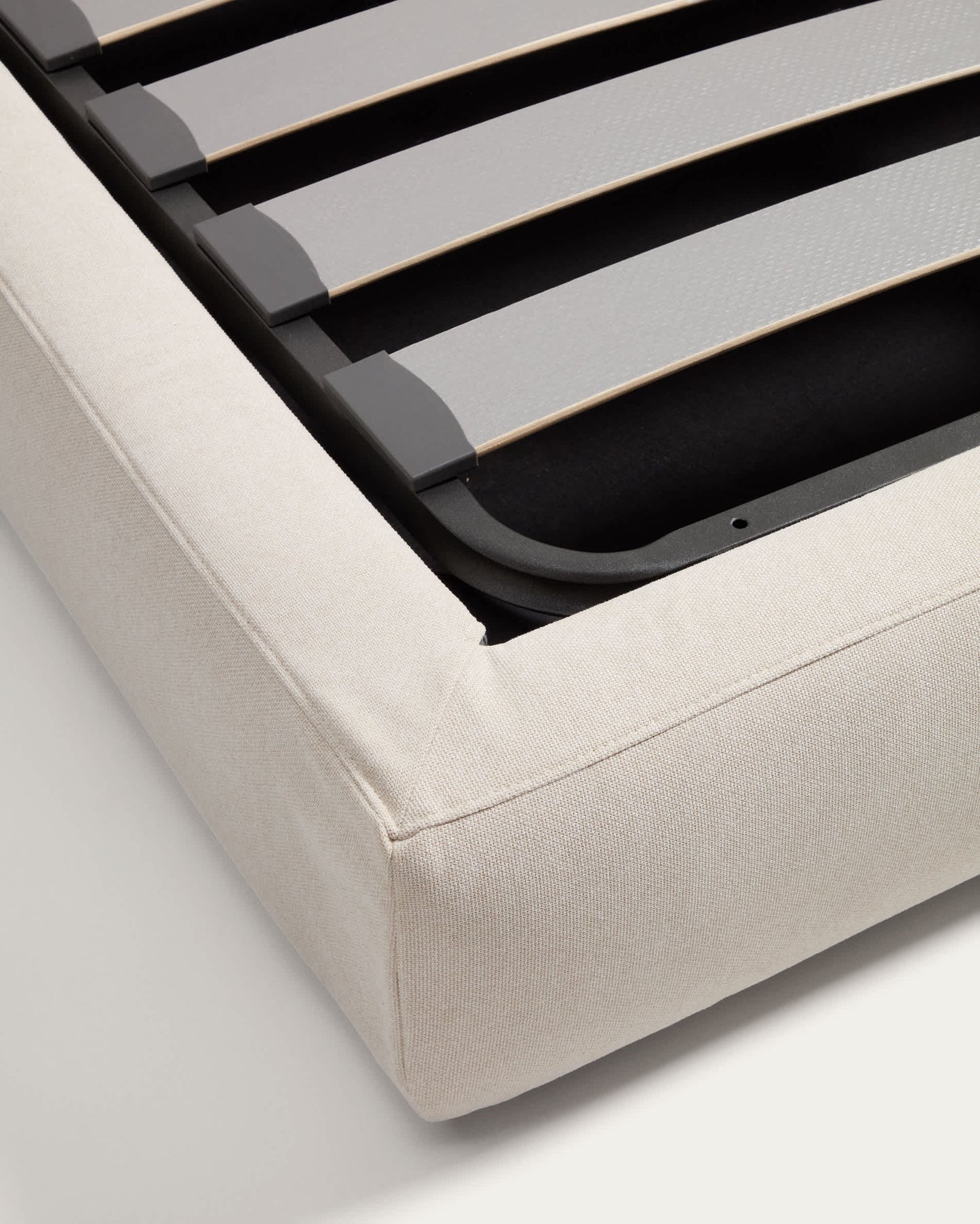 Letto sfoderabile con rete sollevabile Blok écru per materasso da 160 x 200 cm FSC Mix Credit