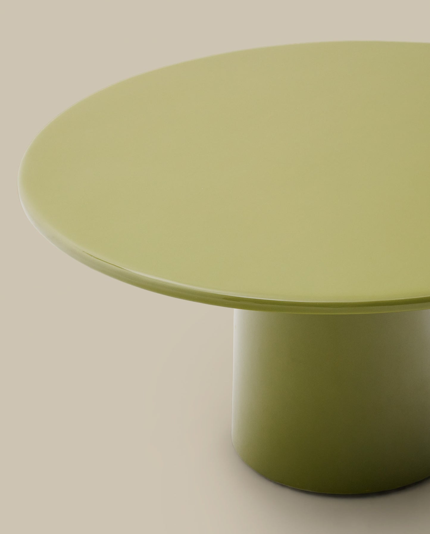 Tavolino da salotto Albanella in cemento con finitura verde lucido Ø 85 cm
