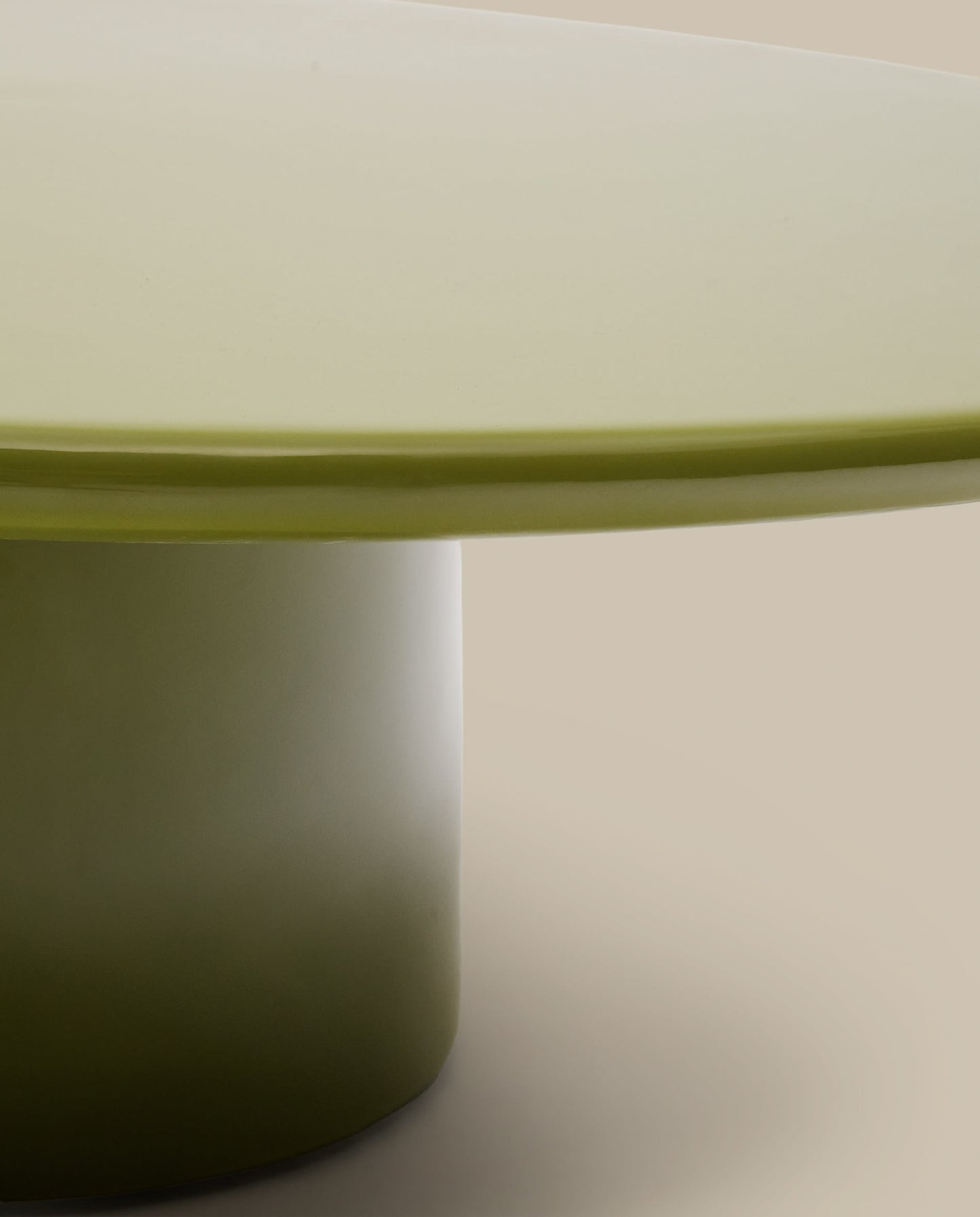 Tavolino da salotto Albanella in cemento con finitura verde lucido Ø 110 cm