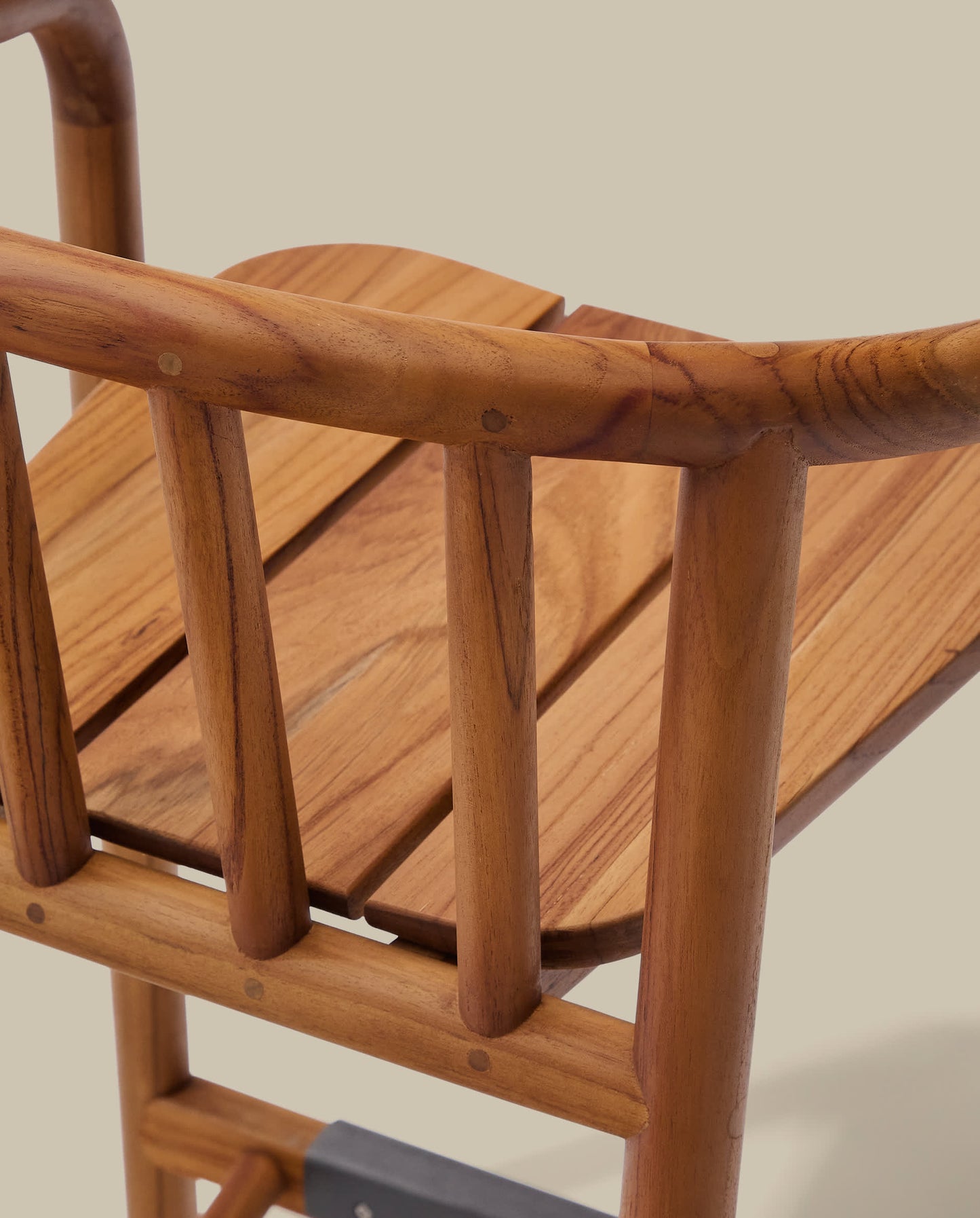 Sgabello da esterno Turqueta in legno massiccio di teak FSC al 100%, altezza 65 cm