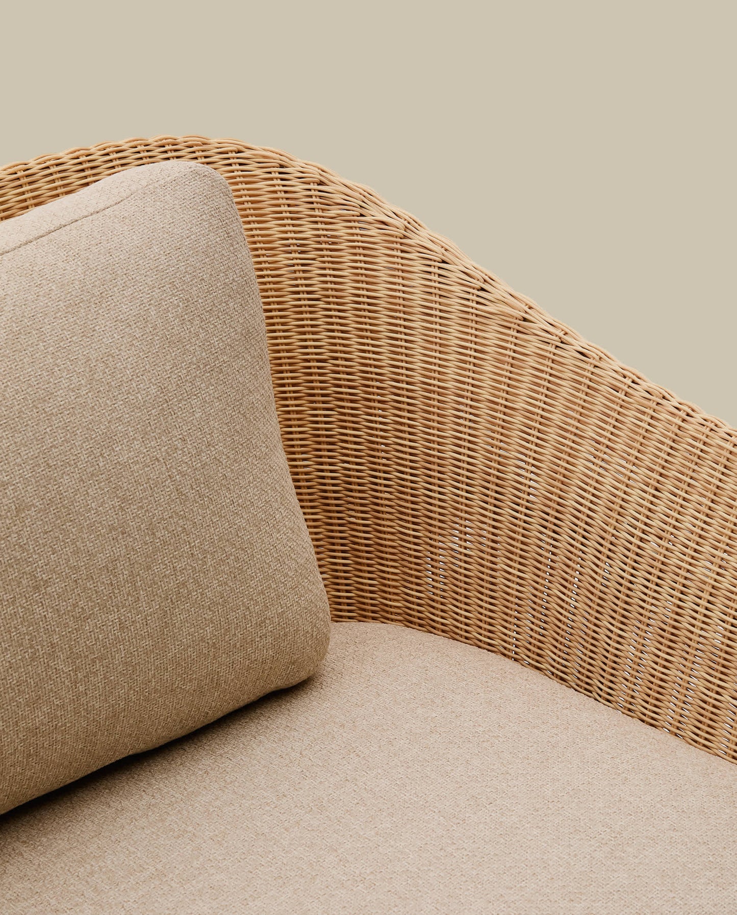 Divano a 3 posti Galea in teak massiccio e rattan sintetico 223 cm FSC 100%