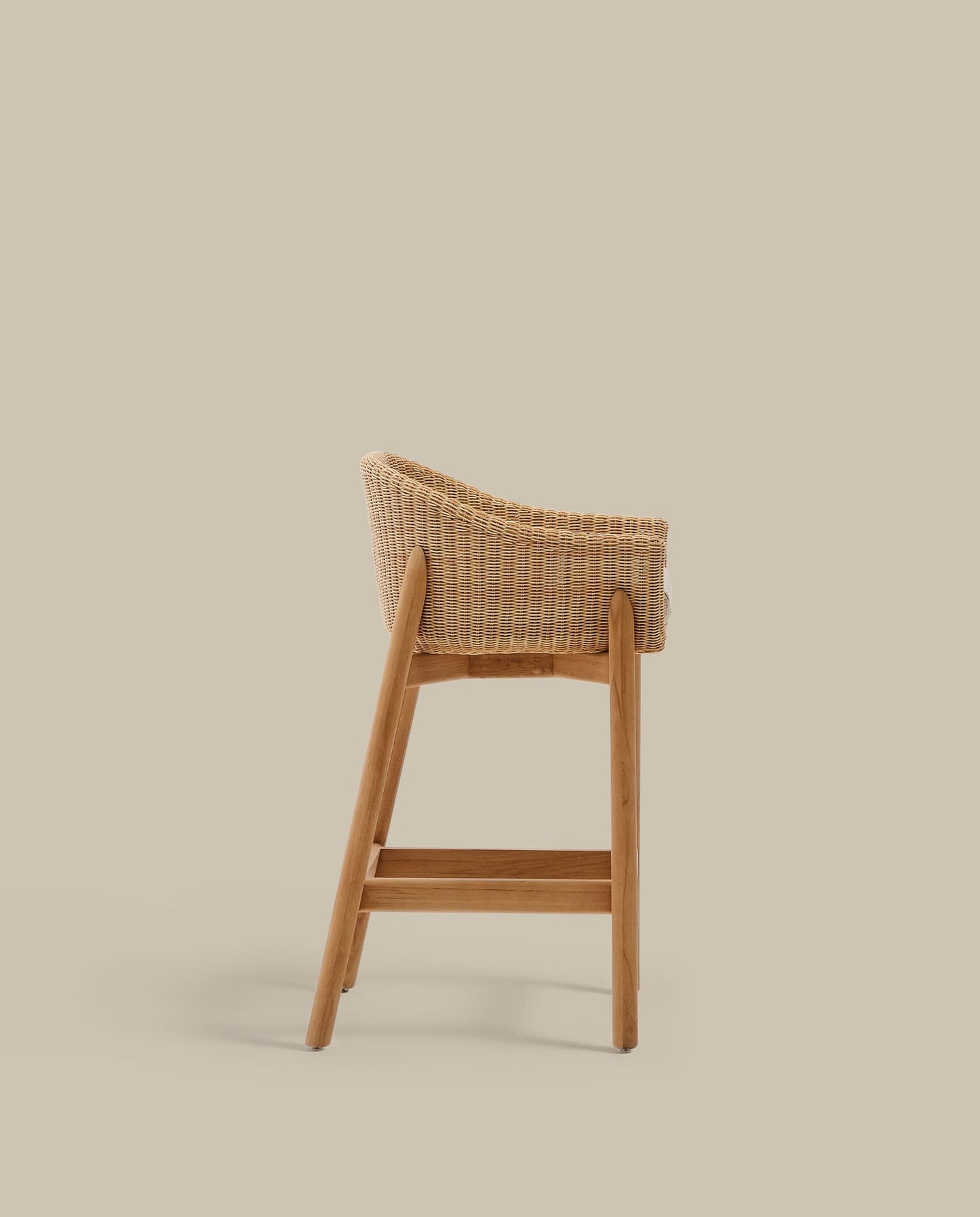 Sgabello Galea in legno massello di teak e rattan sintetico da 75 cm FSC 100%